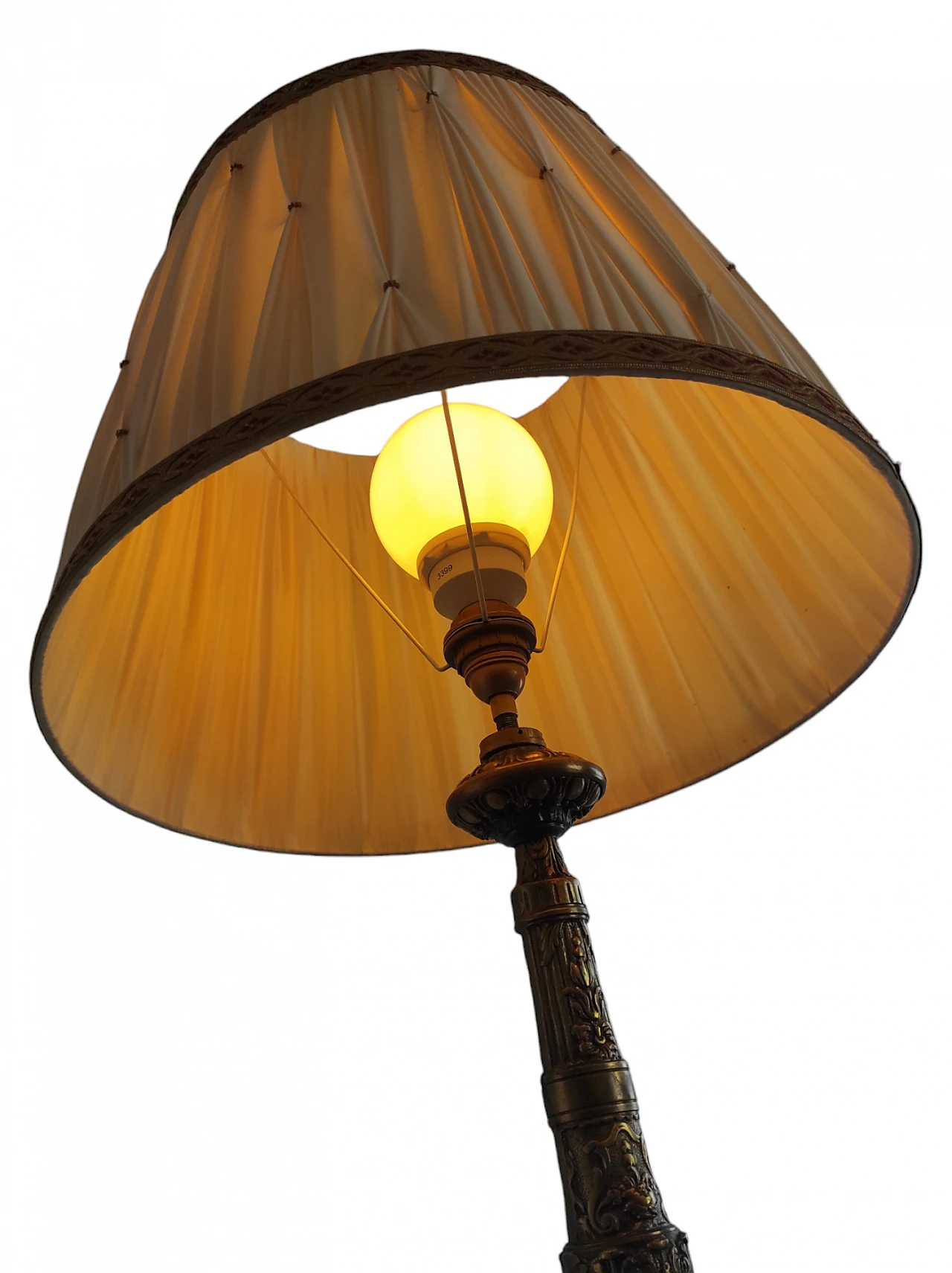 Brass floor lamp with baroque style details 7