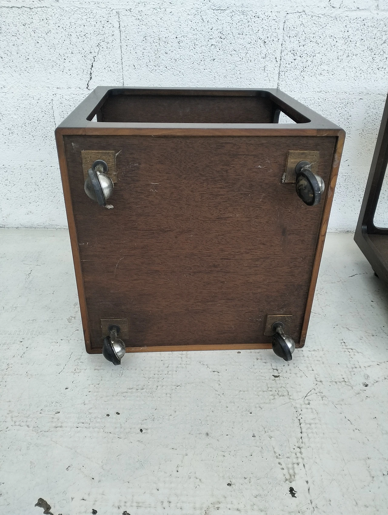 Pair of wooden side tables with wheels, 60s 9