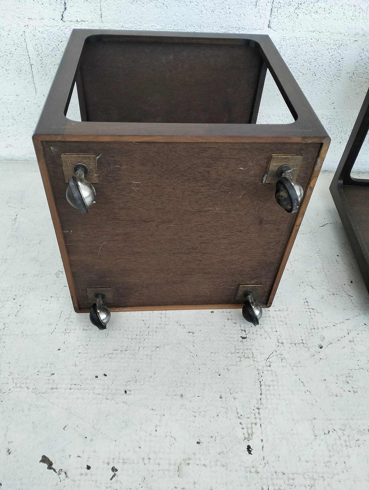 Pair of wooden side tables with wheels, 60s 10