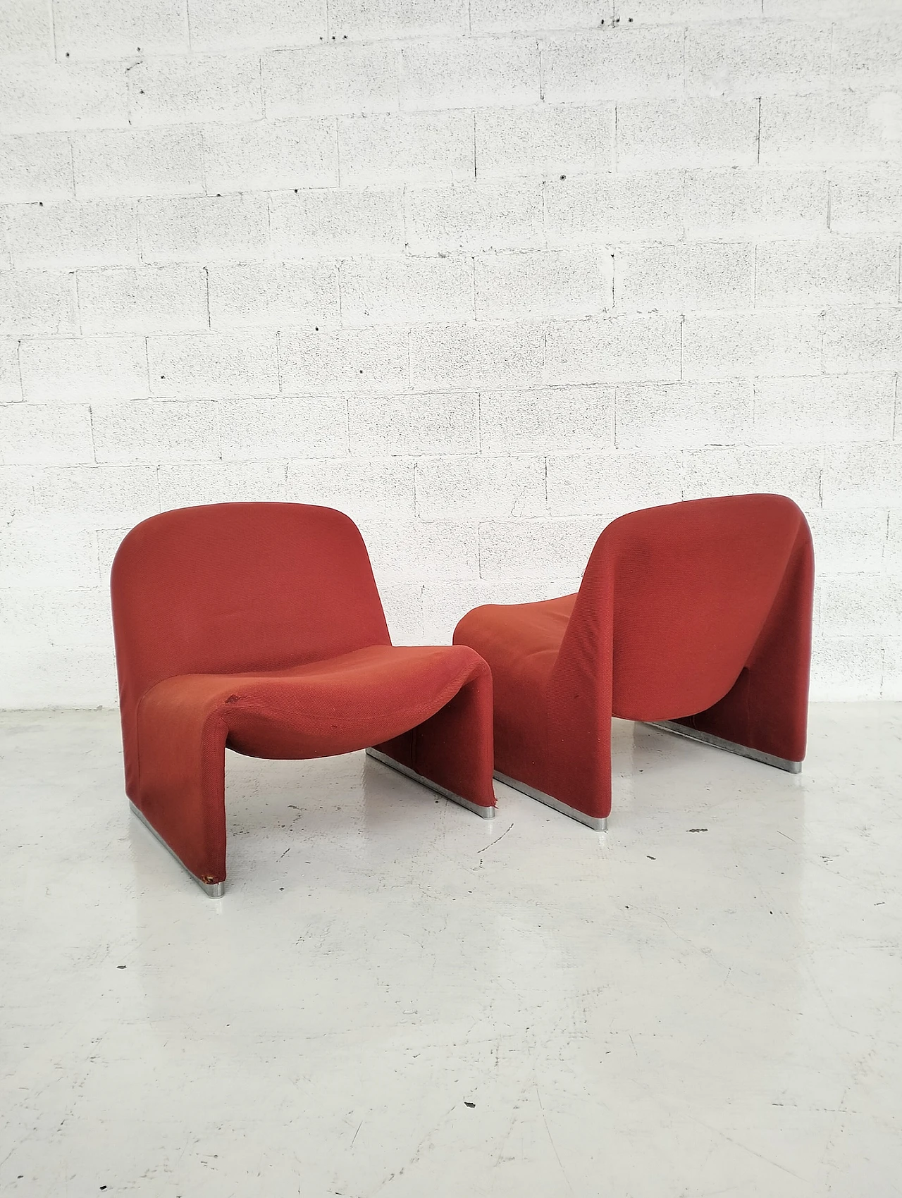 2 red Alky chairs by Giancarlo Piretti for Anonima Castelli  70s 2