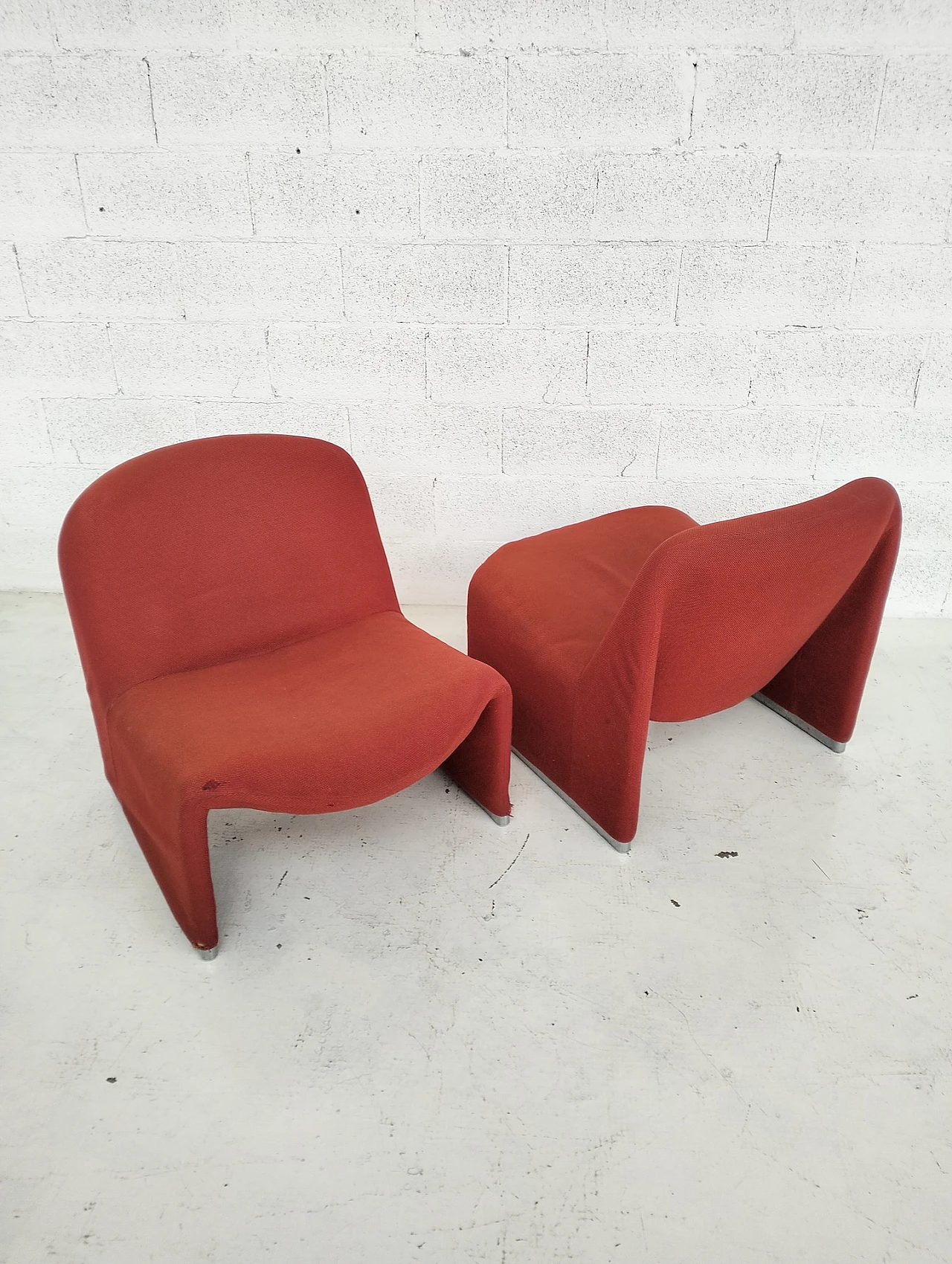 2 red Alky chairs by Giancarlo Piretti for Anonima Castelli  70s 3