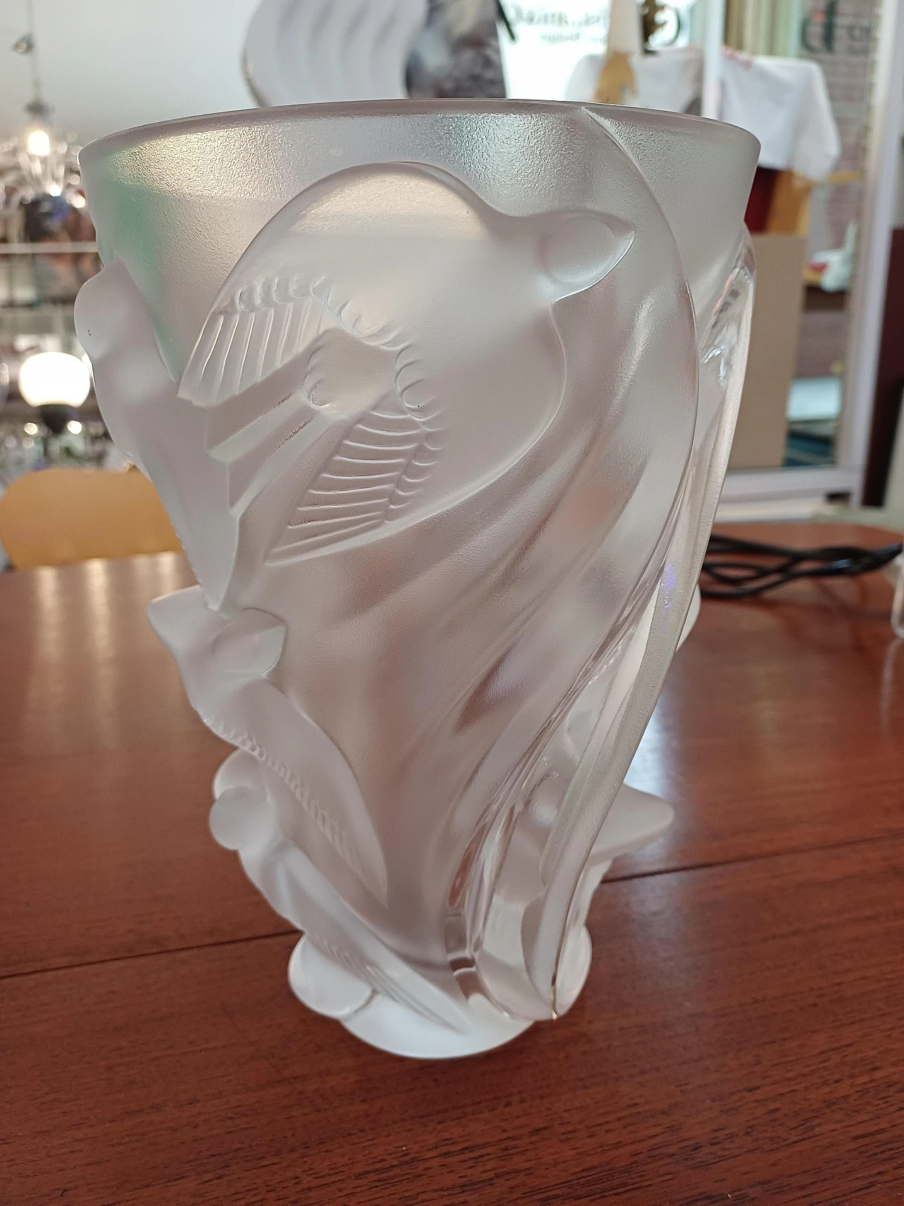 Martinets vase in transparent crystal by Lalique France, 1982 9