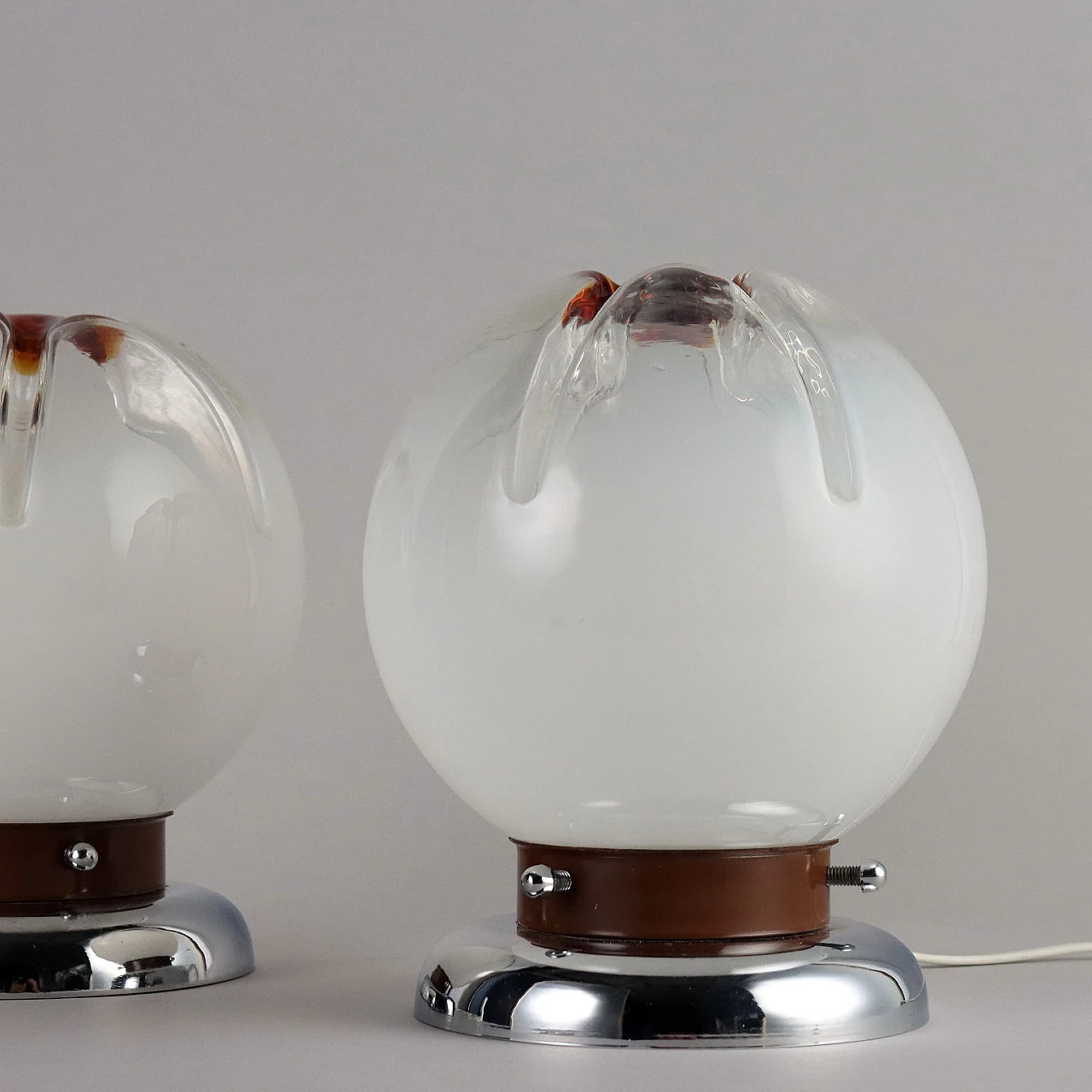 Pair of table lamps in chromed metal and blown glass, 1970s 7