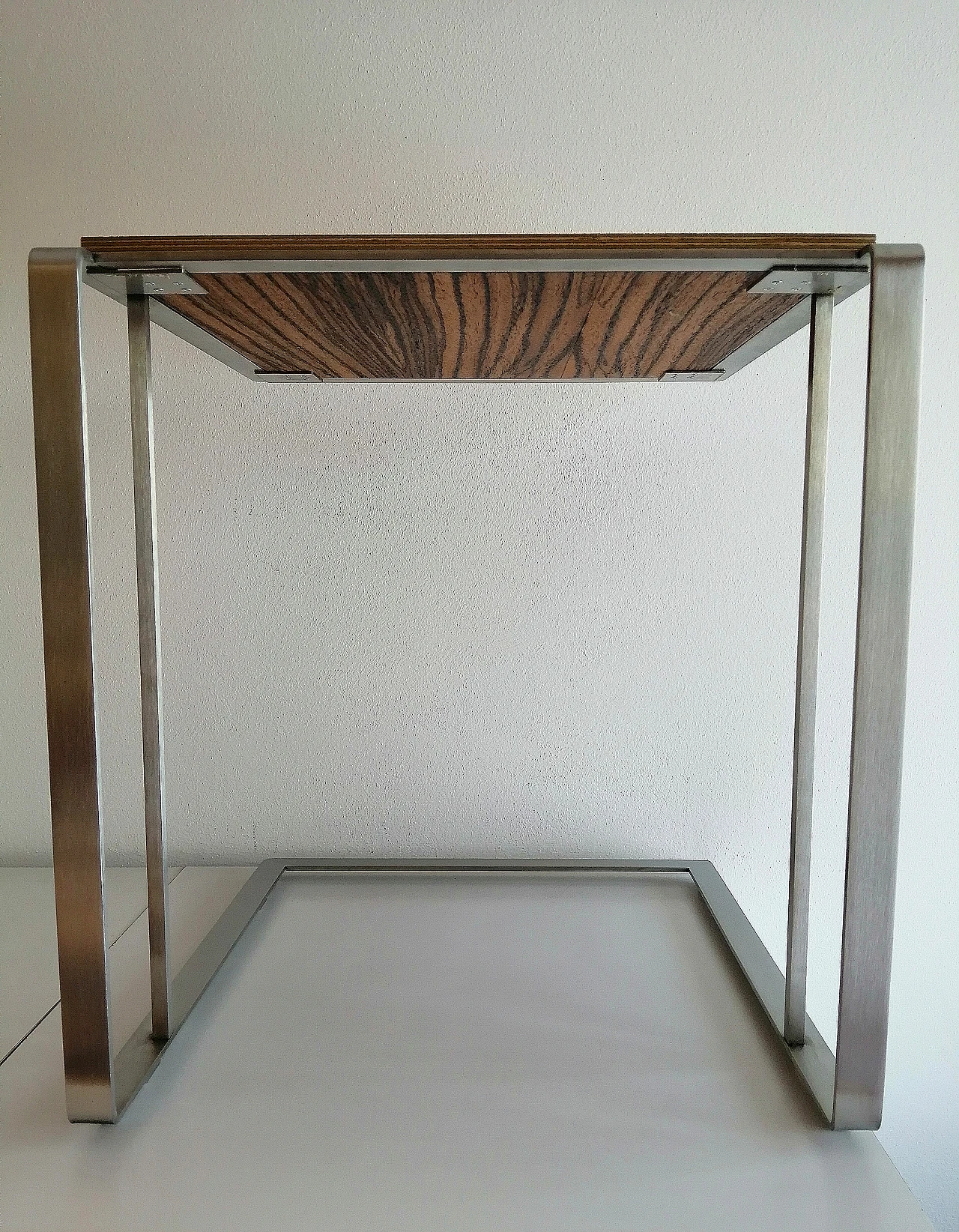 Piergiorgio Cazzaniga, comfortable side table by Dema, 2000s 4