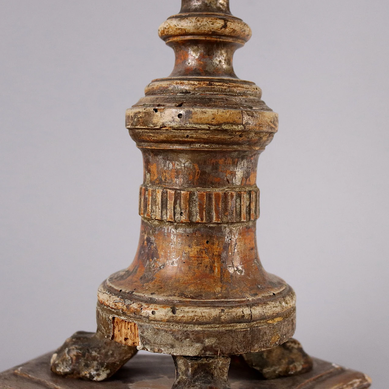 Pair of Empire carved wooden table candlesticks, early 19th century 5