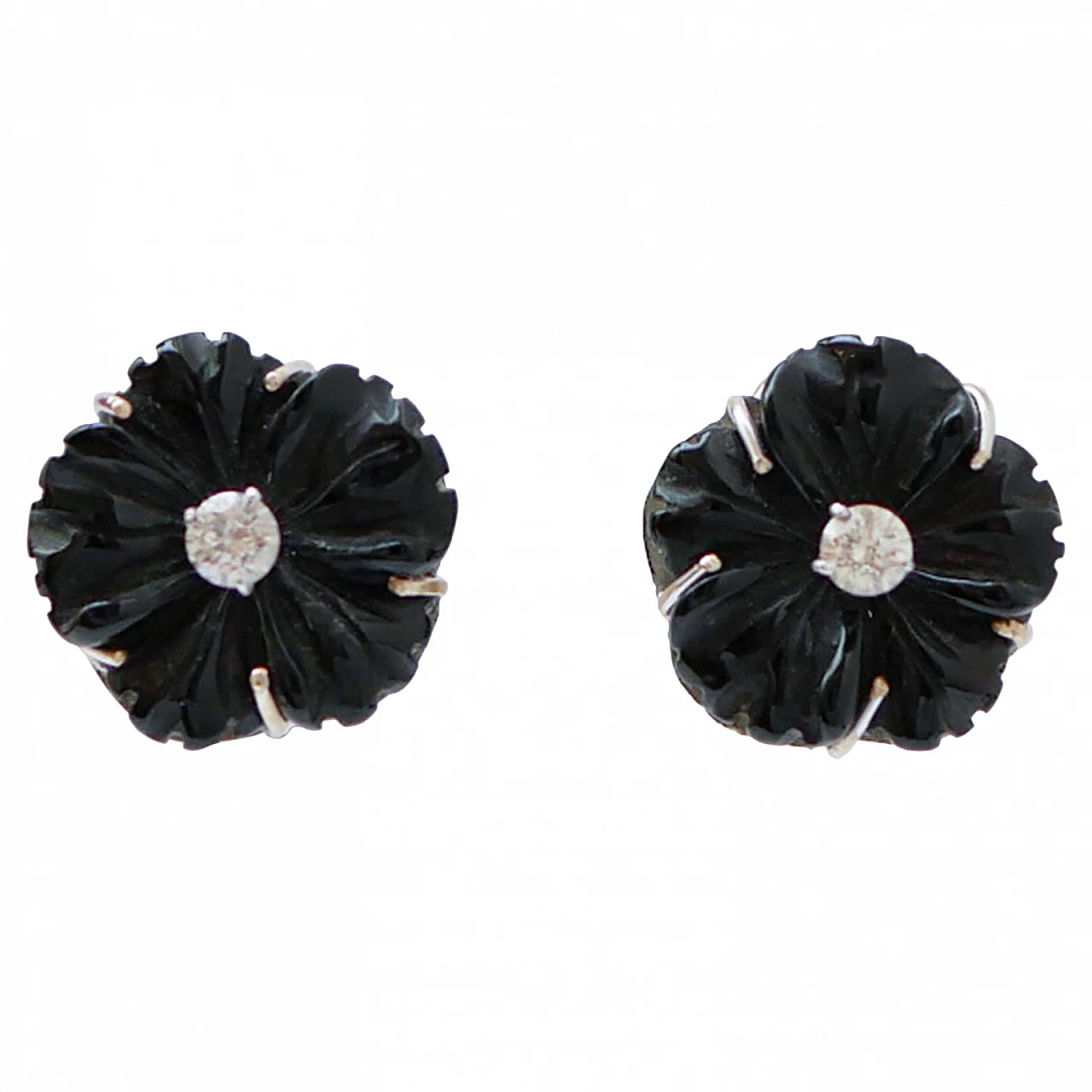 14 kt white gold flower earrings with onyx and diamonds, 1950s 1