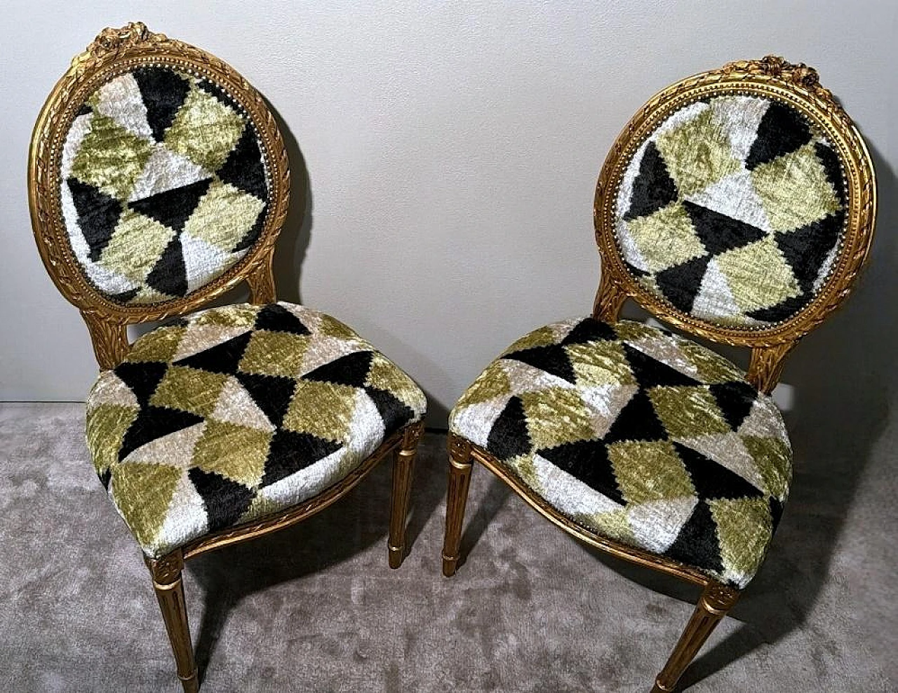 Pair of Louis XVI chairs in wood and Ikat velvet, 19th century 4