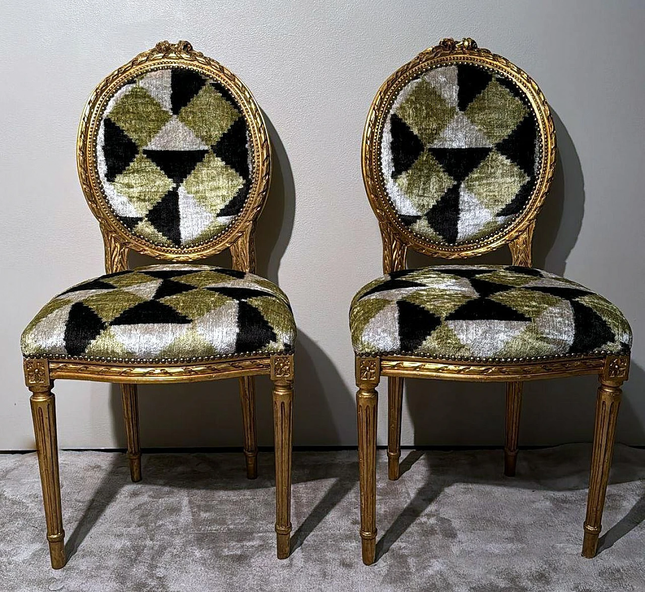 Pair of Louis XVI chairs in wood and Ikat velvet, 19th century 6