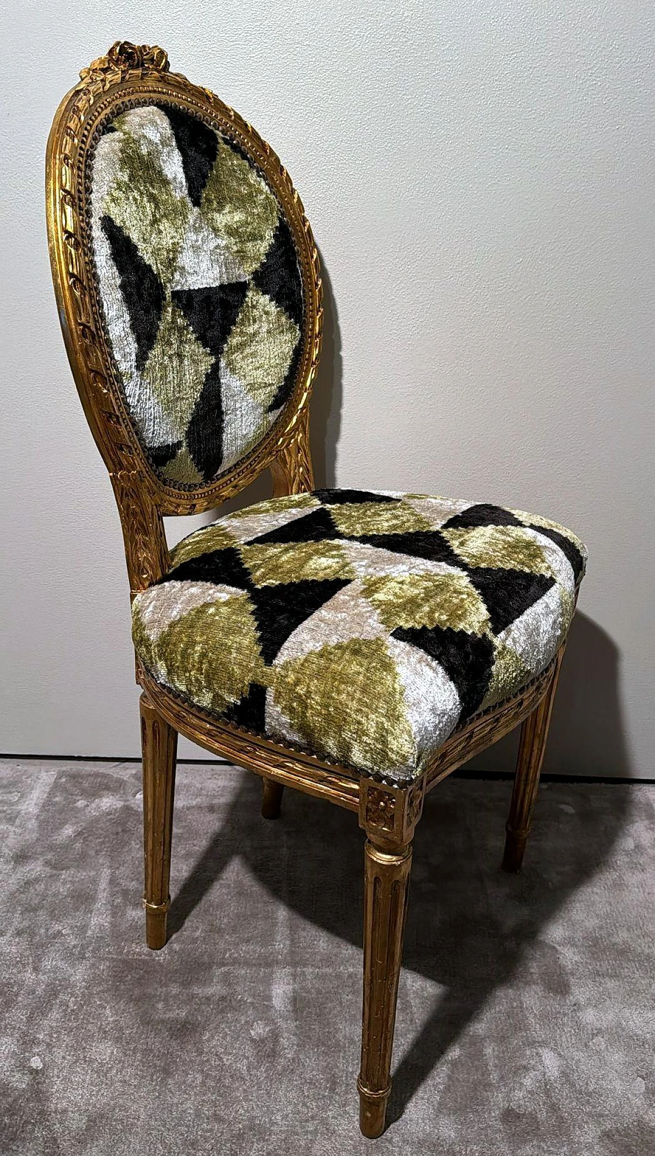 Pair of Louis XVI chairs in wood and Ikat velvet, 19th century 9