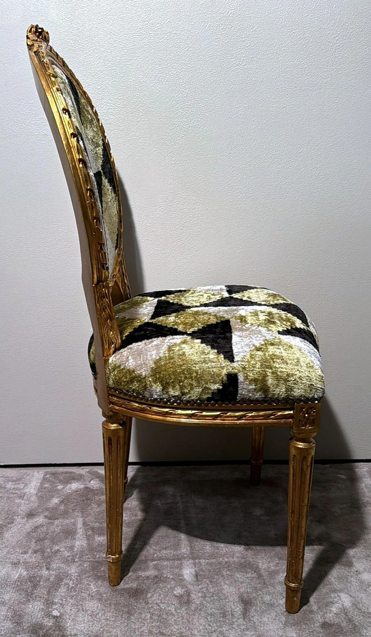 Pair of Louis XVI chairs in wood and Ikat velvet, 19th century 10