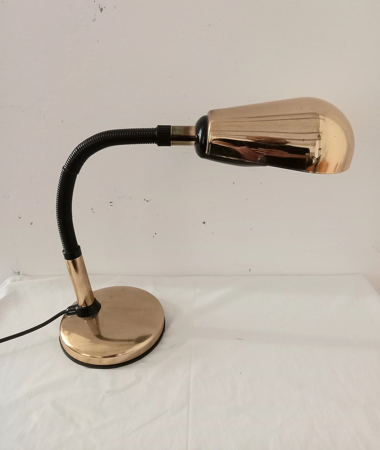 Golden metal desk lamp 1