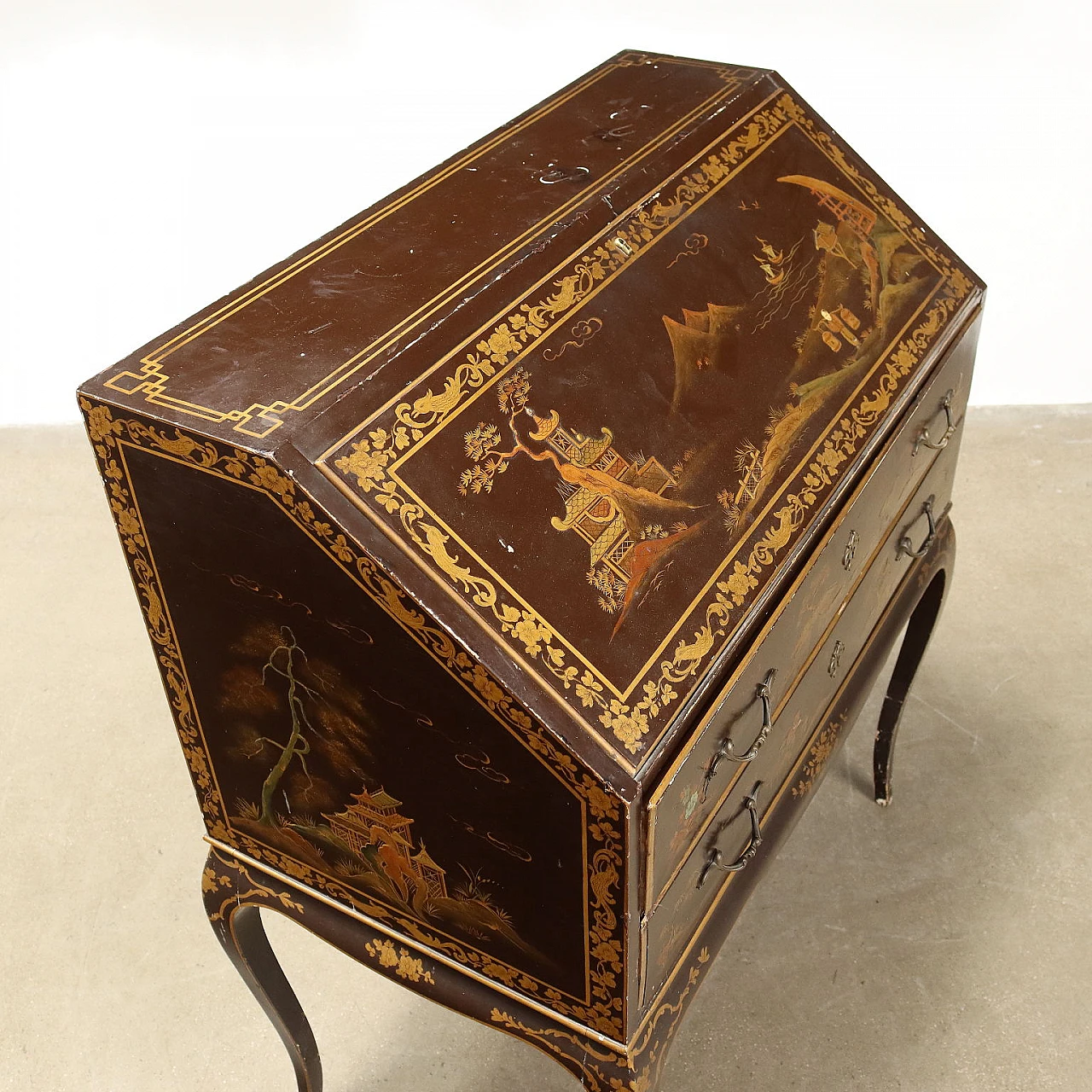 Lacquered wooden flap in chinoiserie style, early 20th century 10