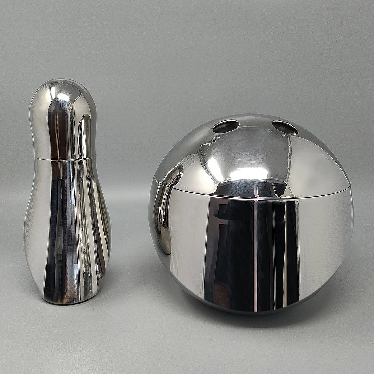 Bowling Cocktail shaker with ice bucket Tauma by Guzzini, 1970s 2