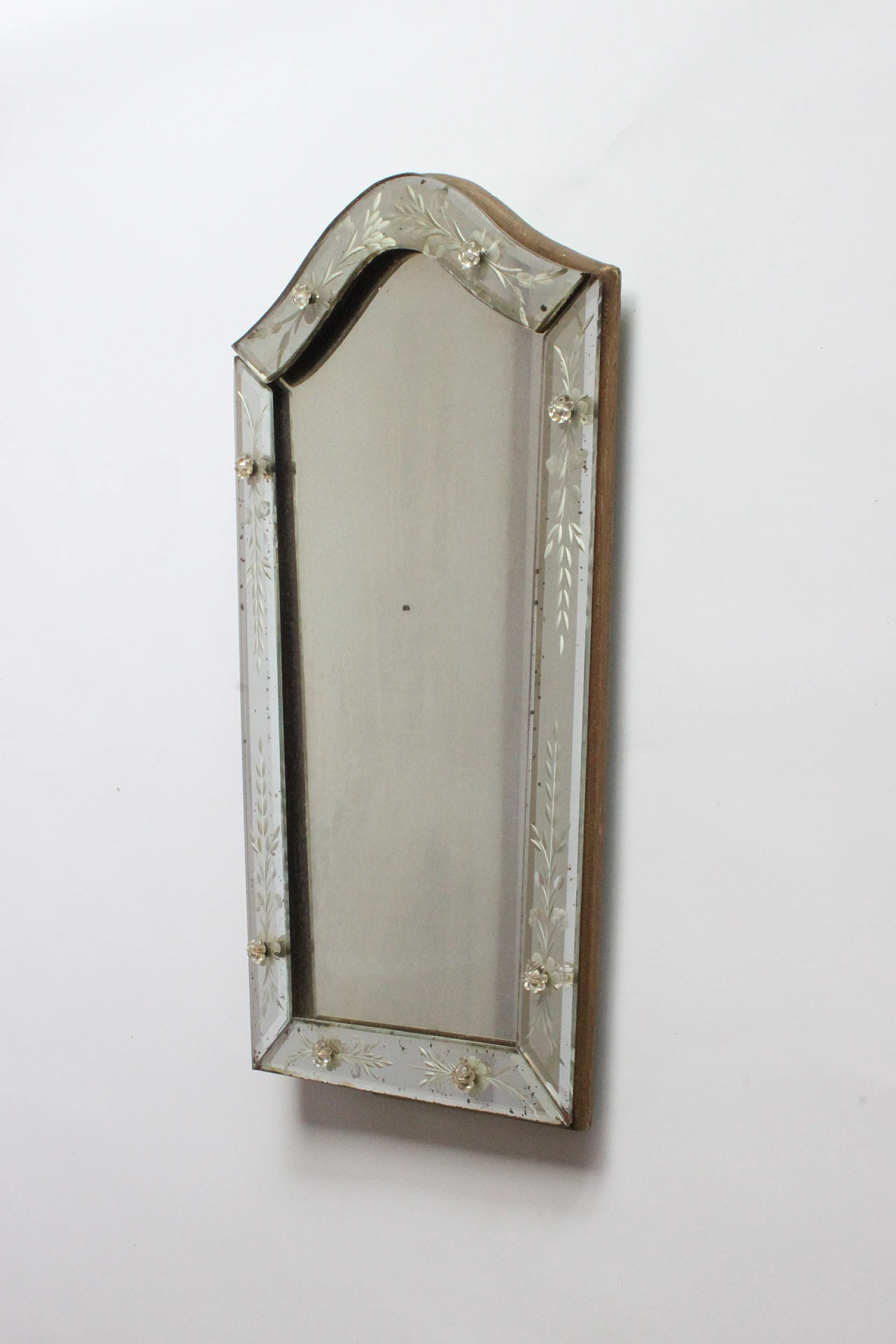 Etched Venetian glass mirror with rosettes, 30s 4