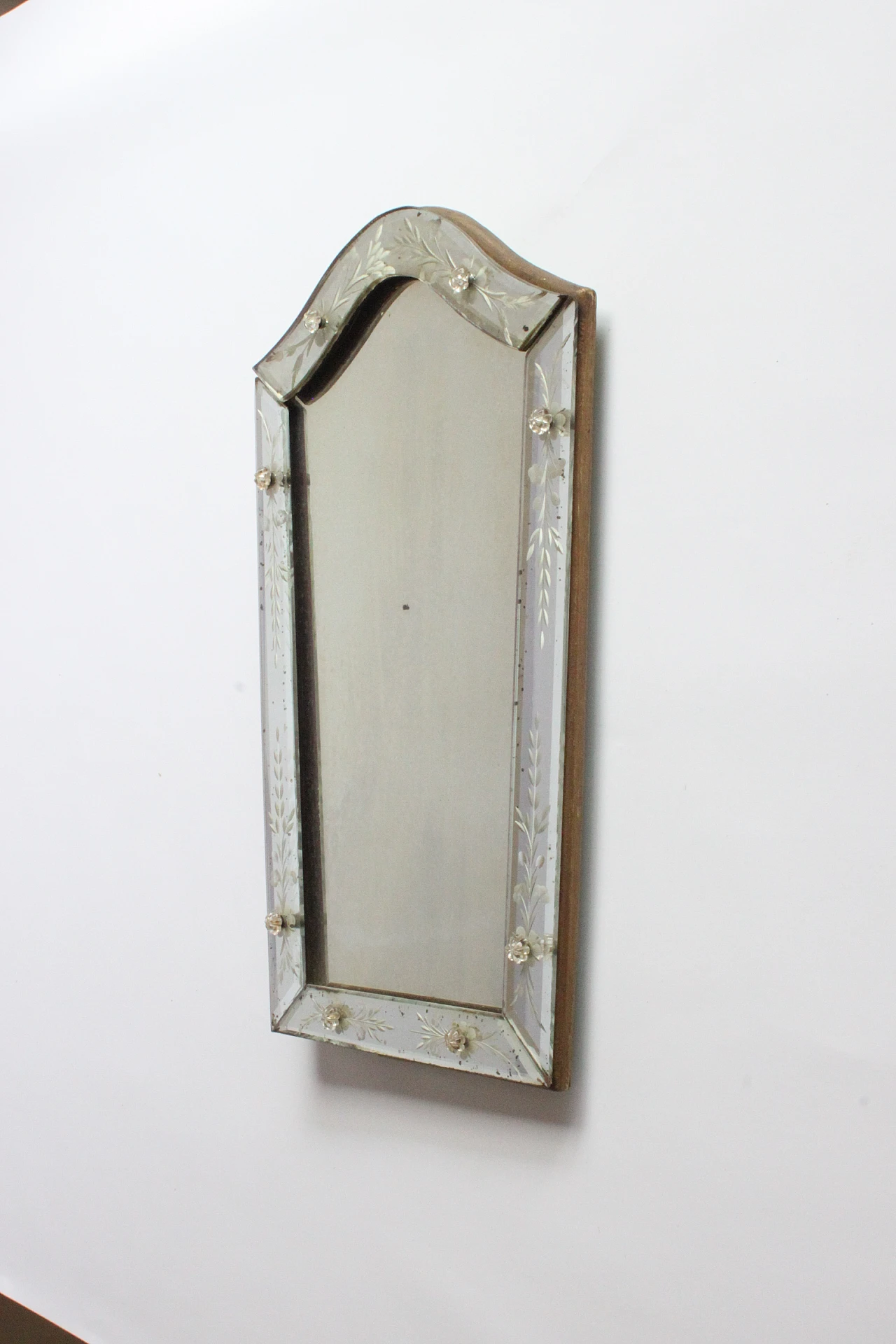 Etched Venetian glass mirror with rosettes, 30s 5