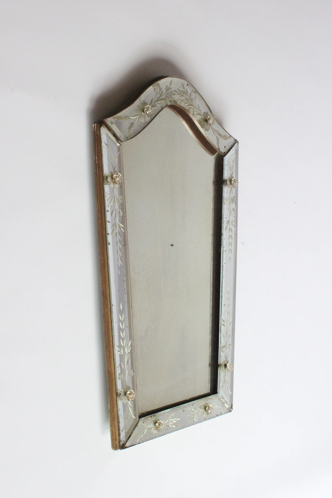 Etched Venetian glass mirror with rosettes, 30s 7