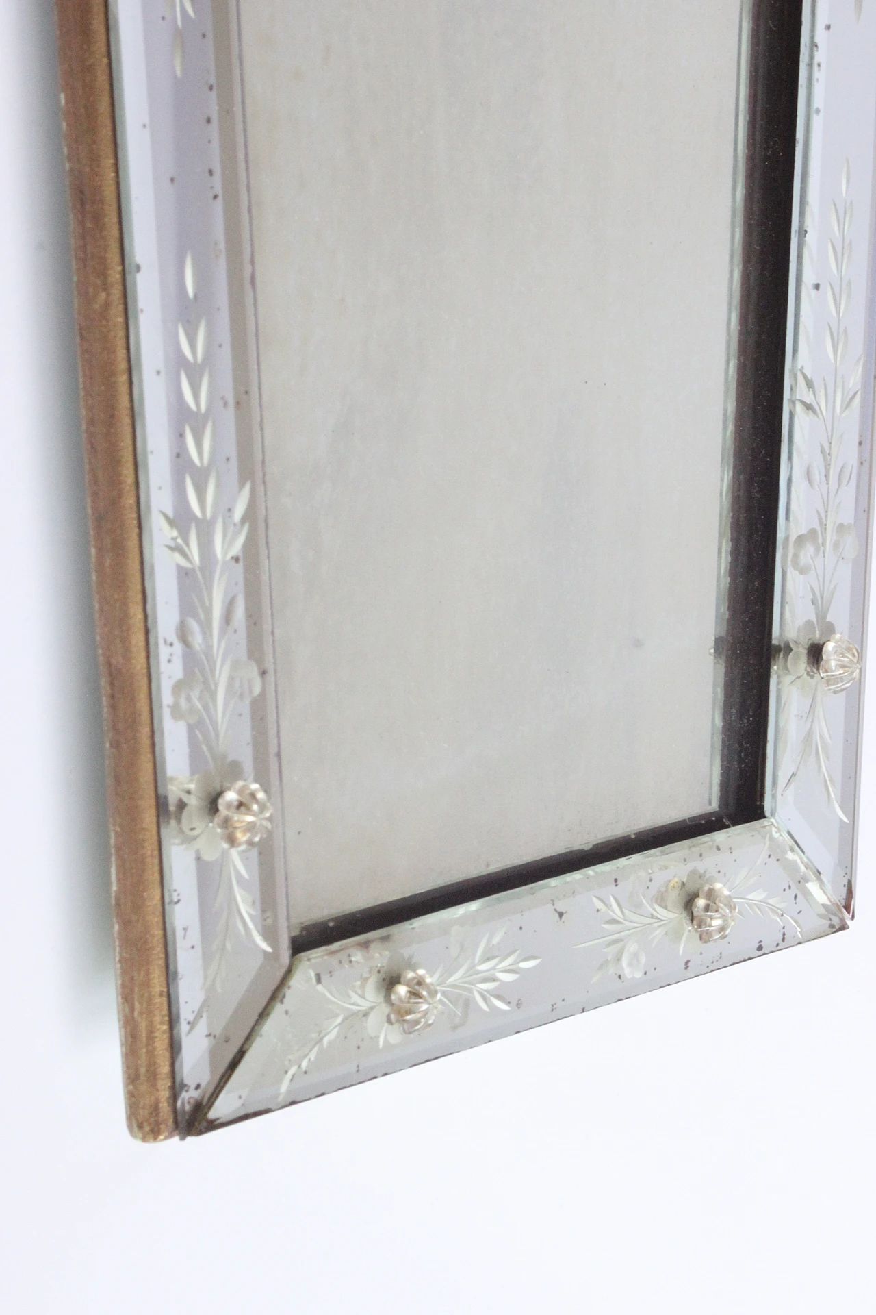 Etched Venetian glass mirror with rosettes, 30s 9