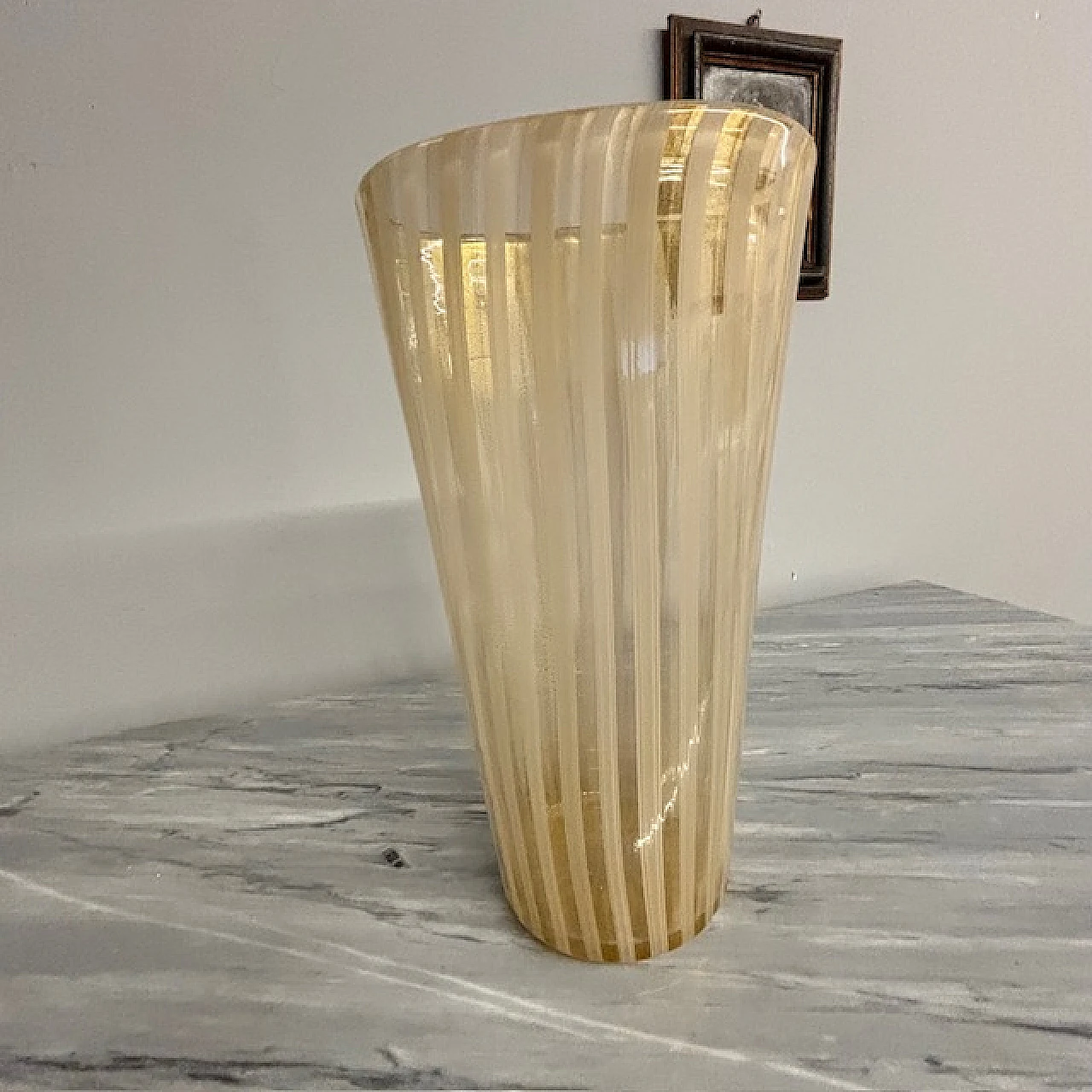 Barovier e Toso vase in milk glass and gold, Murano, 1970s 6