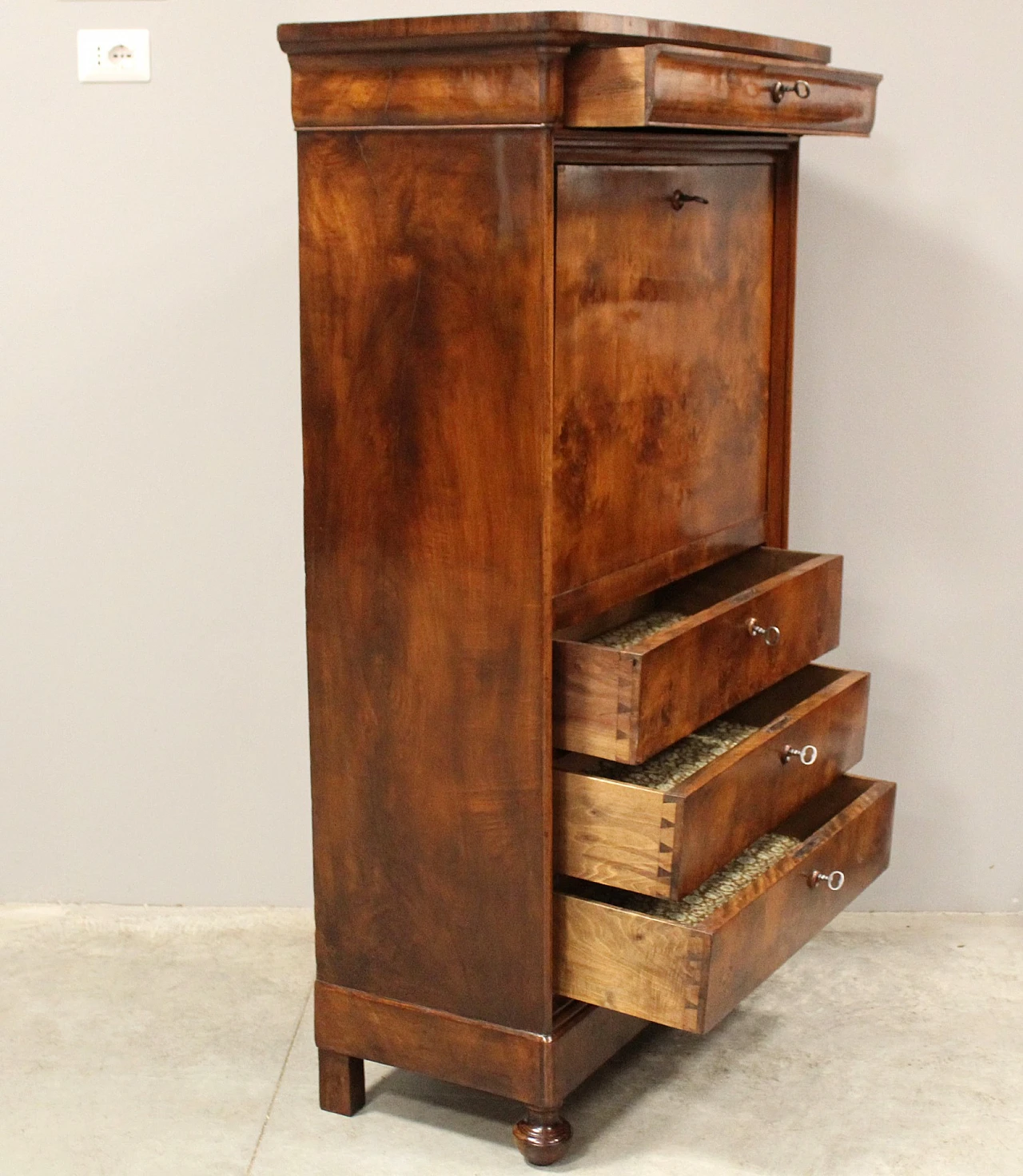 Louis Philippe solid and panelled walnut secretaire, mid-19th century 5