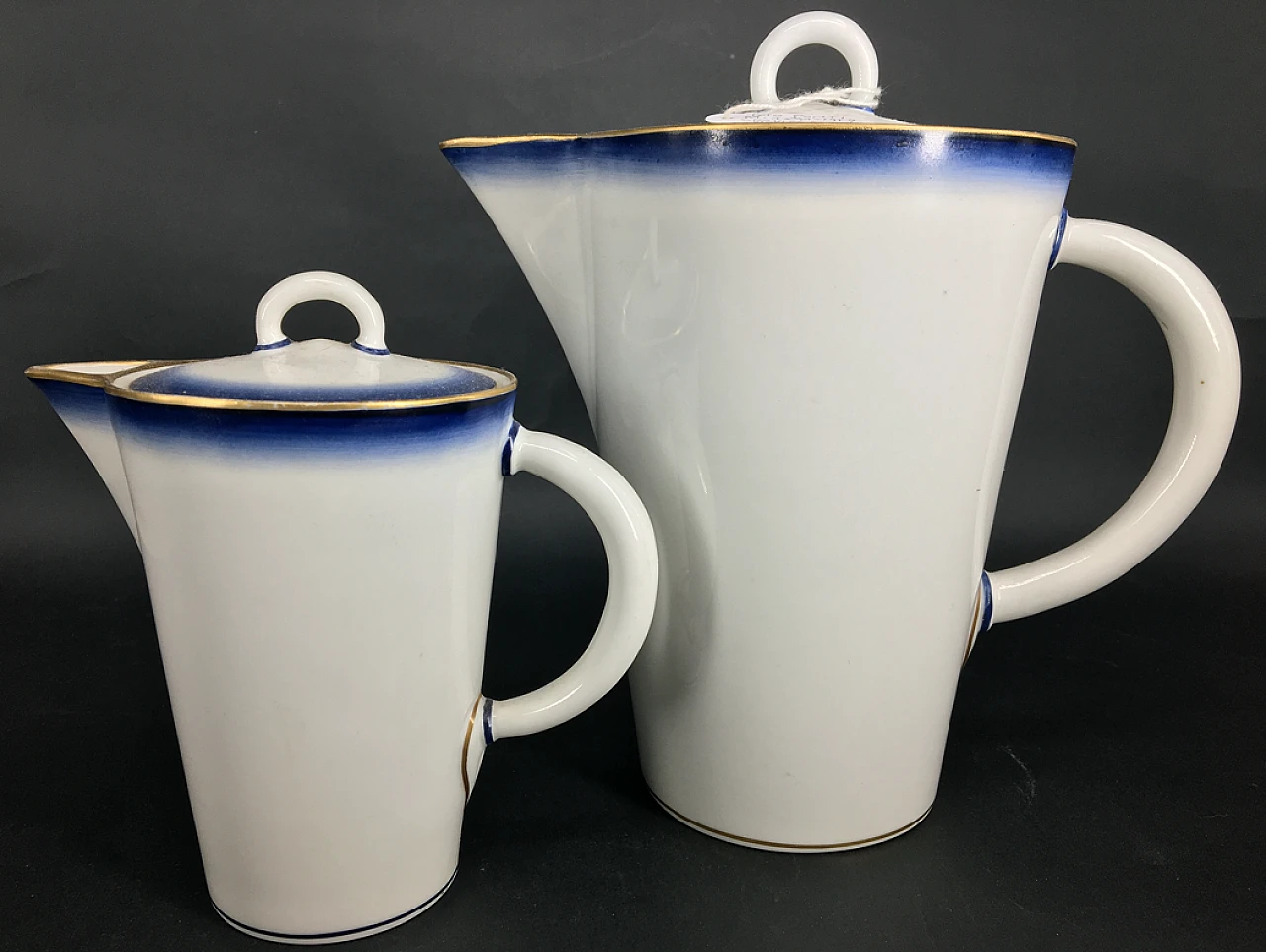 Porcelain coffee pot and teapot by Gio Ponti for Richard Ginori 1