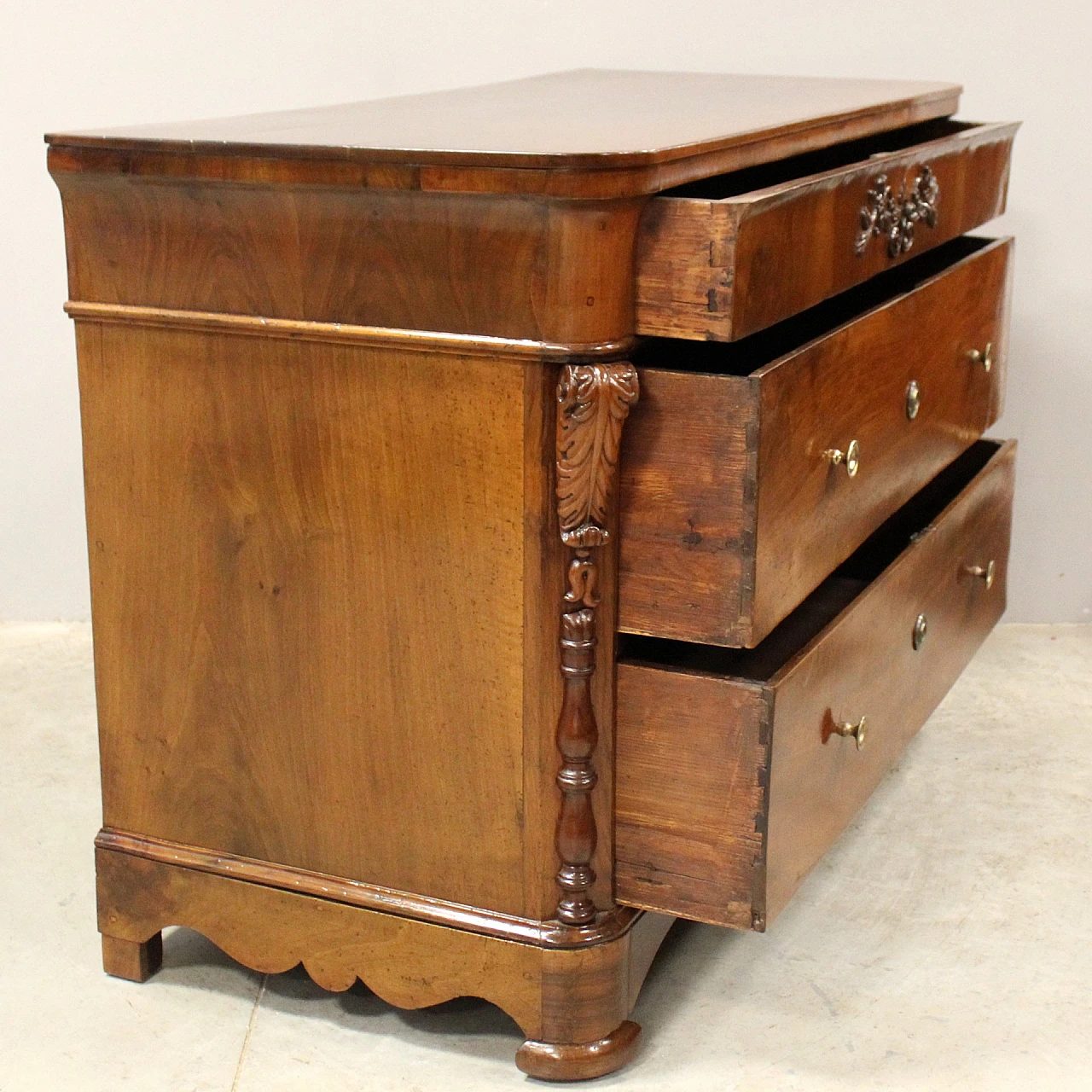 Louis Philippe cappuccino walnut chest of drawers, 19th century 3