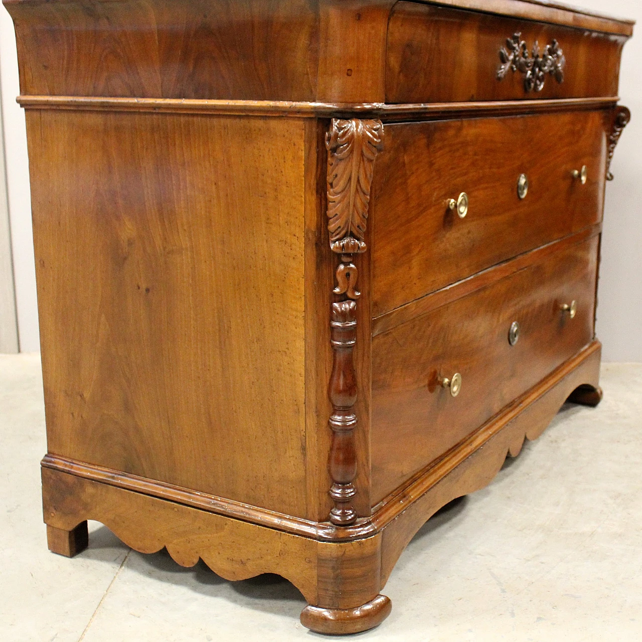 Louis Philippe cappuccino walnut chest of drawers, 19th century 4