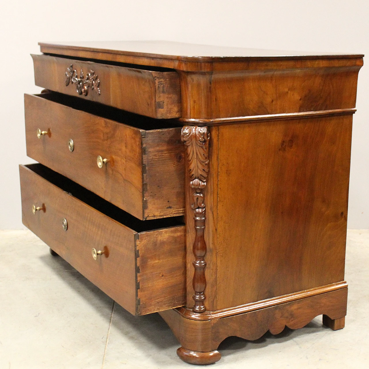 Louis Philippe cappuccino walnut chest of drawers, 19th century 9