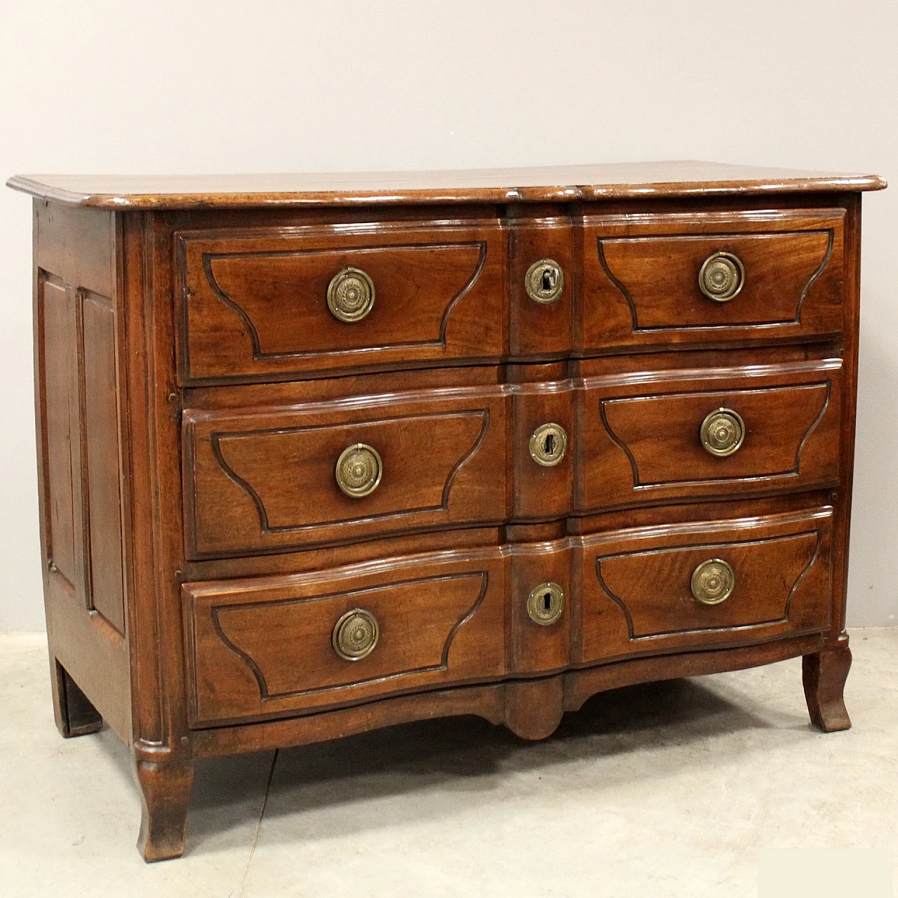 Solid walnut Louis XV chest of drawers, 18th century 1