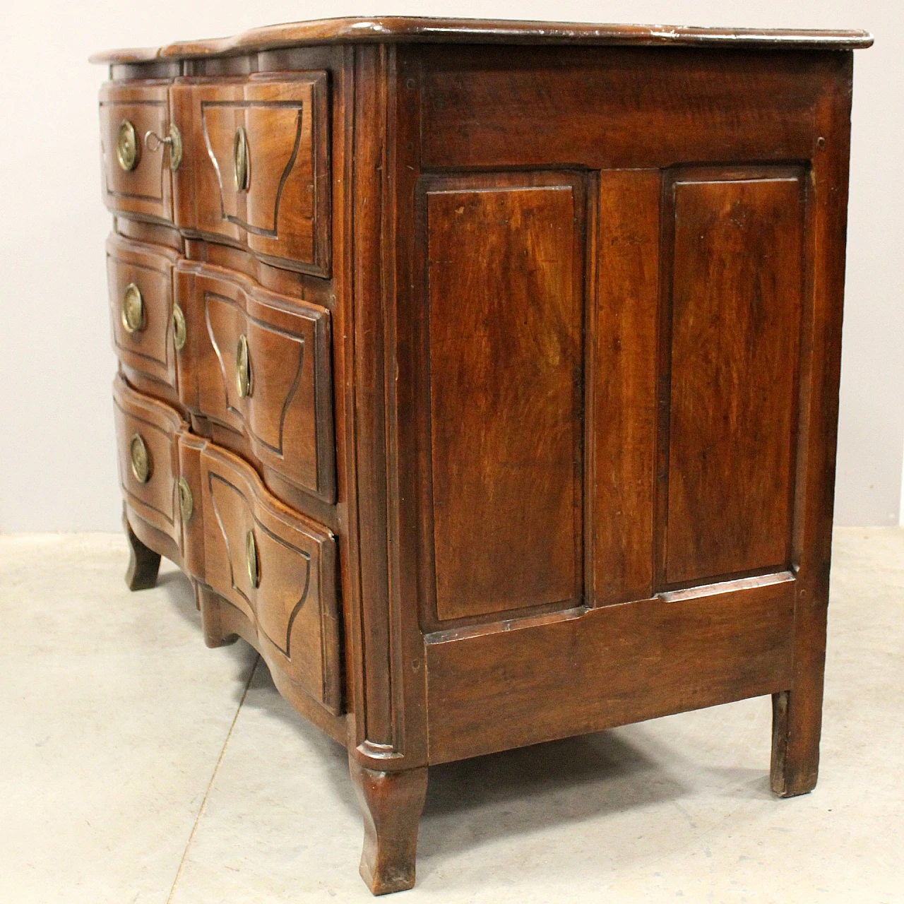 Solid walnut Louis XV chest of drawers, 18th century 7