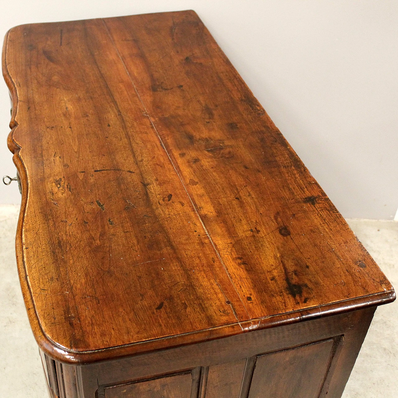 Solid walnut Louis XV chest of drawers, 18th century 8