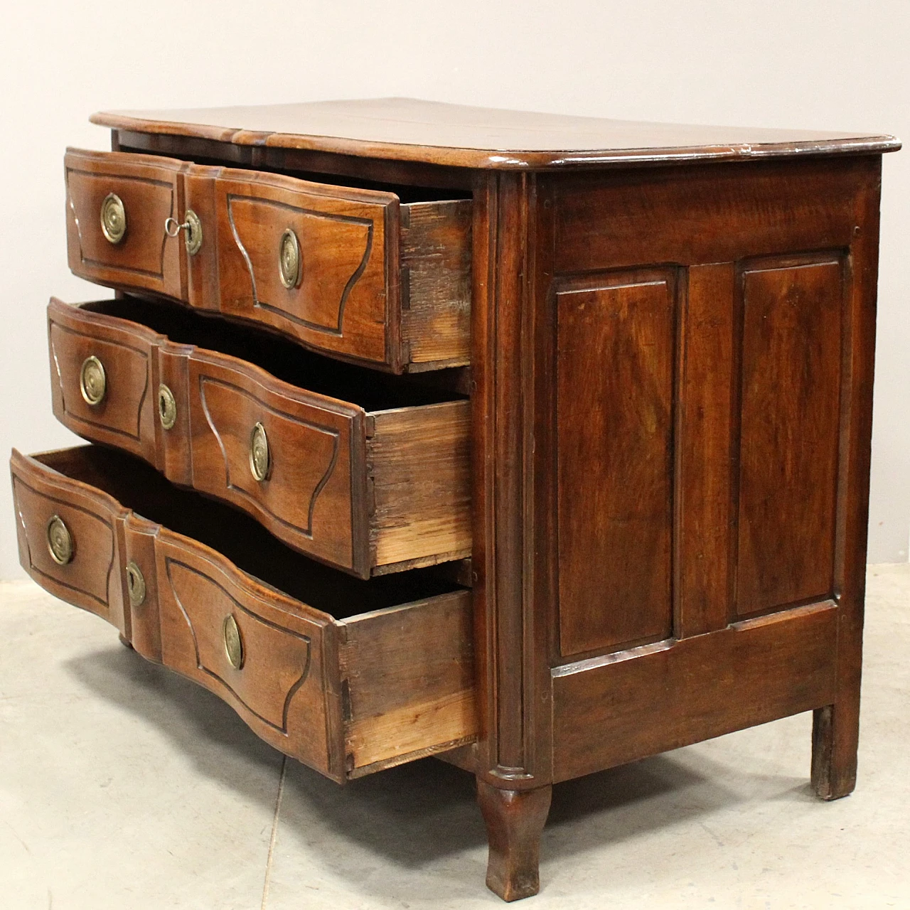 Solid walnut Louis XV chest of drawers, 18th century 10