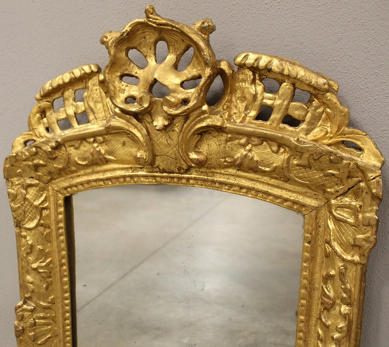 Louis XV mirror in gilded wood, second half of the 18th century 9