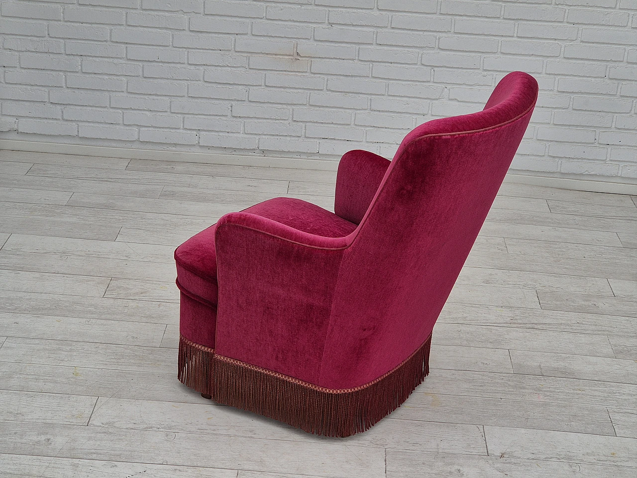 Red velvet danish armchair with fringe, 70s 13