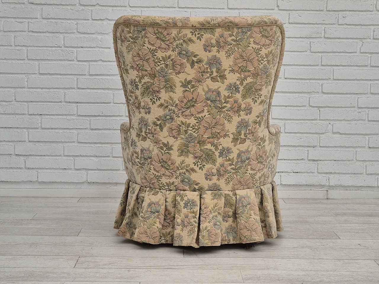 Danish flowery armchair, 1970s 12