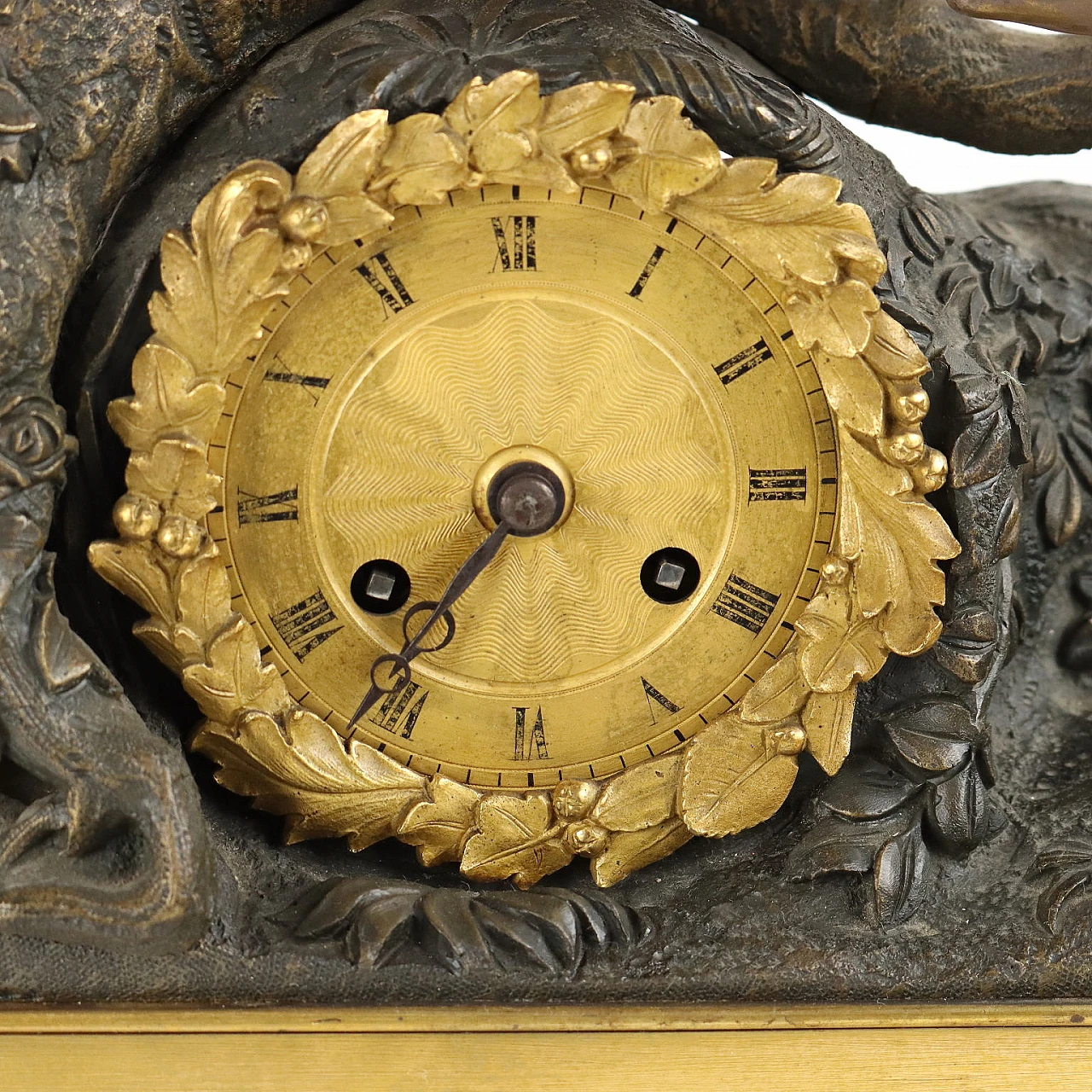 Gilt bronze table clock, mid 19th century 6