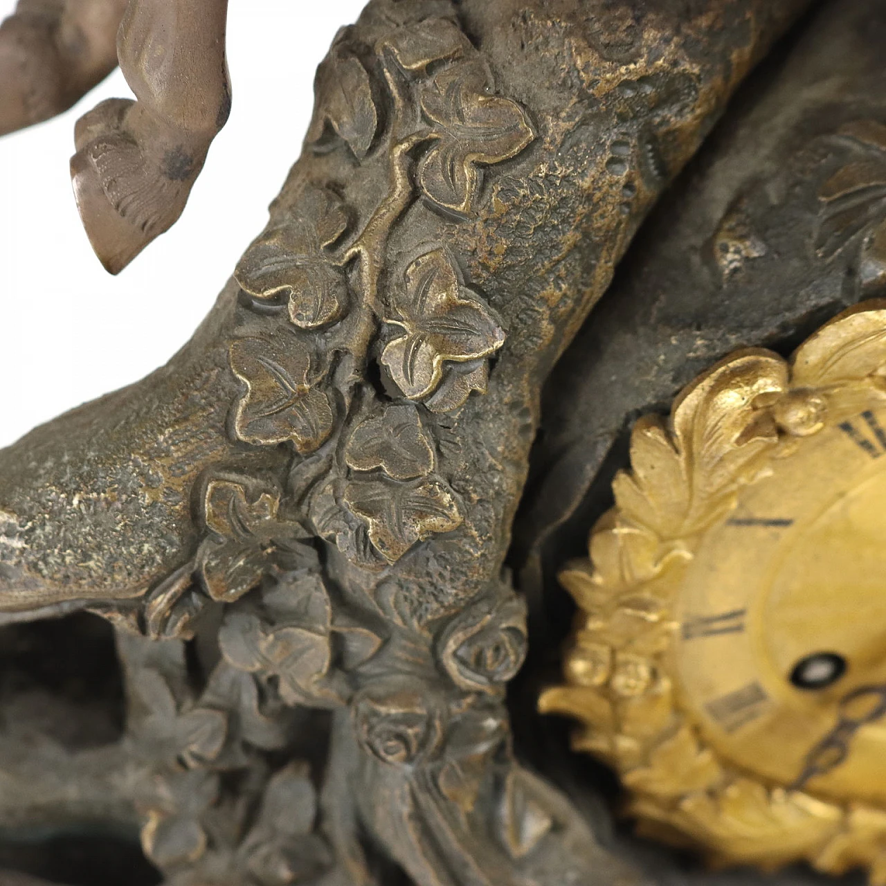 Gilt bronze table clock, mid 19th century 7