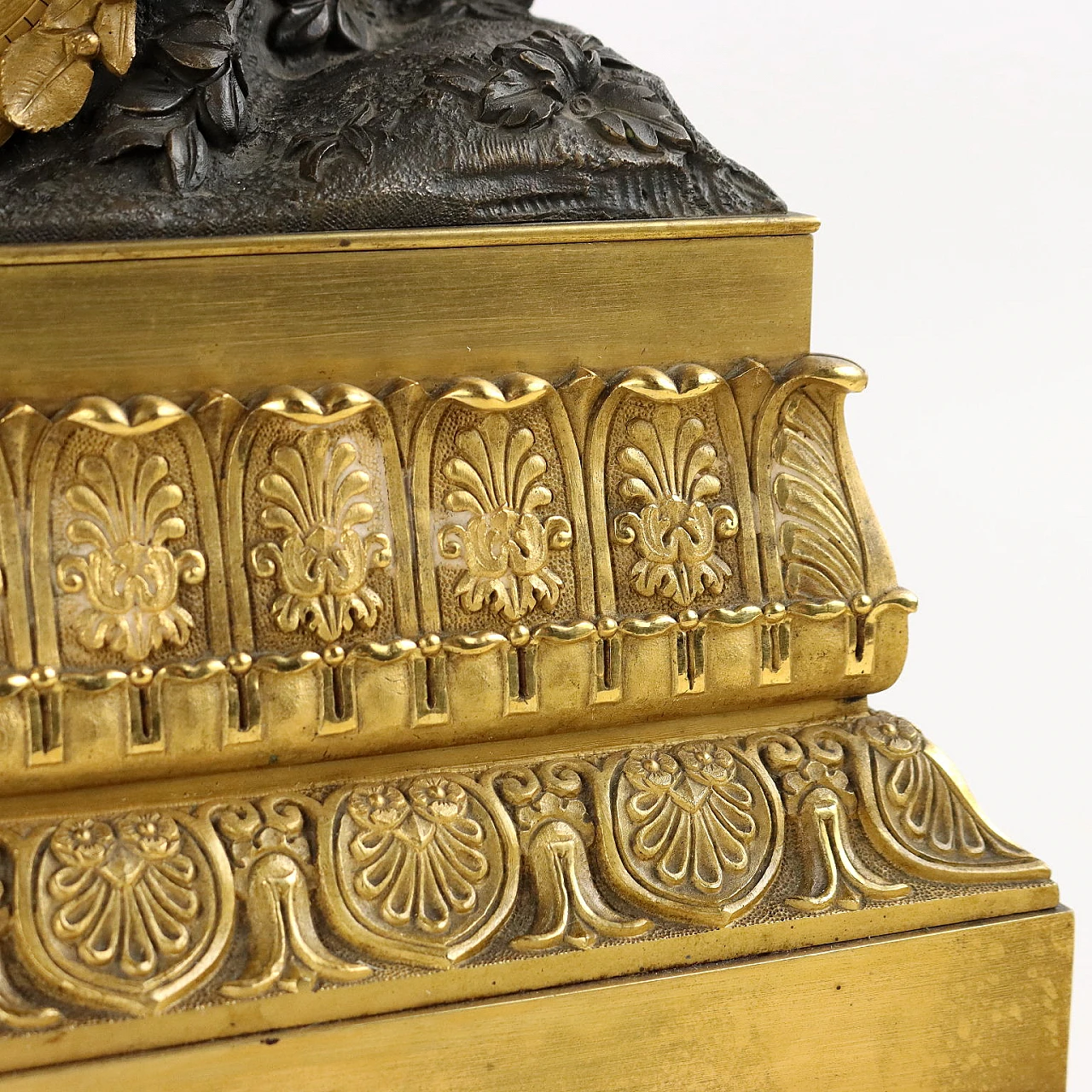 Gilt bronze table clock, mid 19th century 8