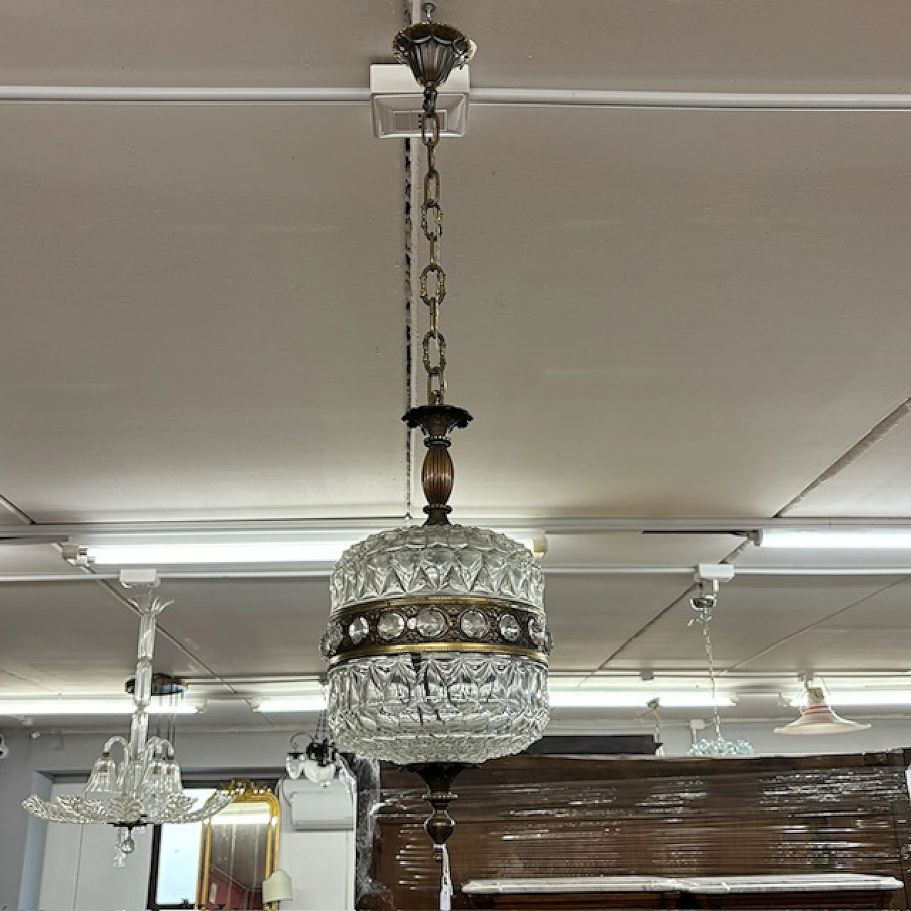 Pendant chandelier in glass and brass, 60s 1