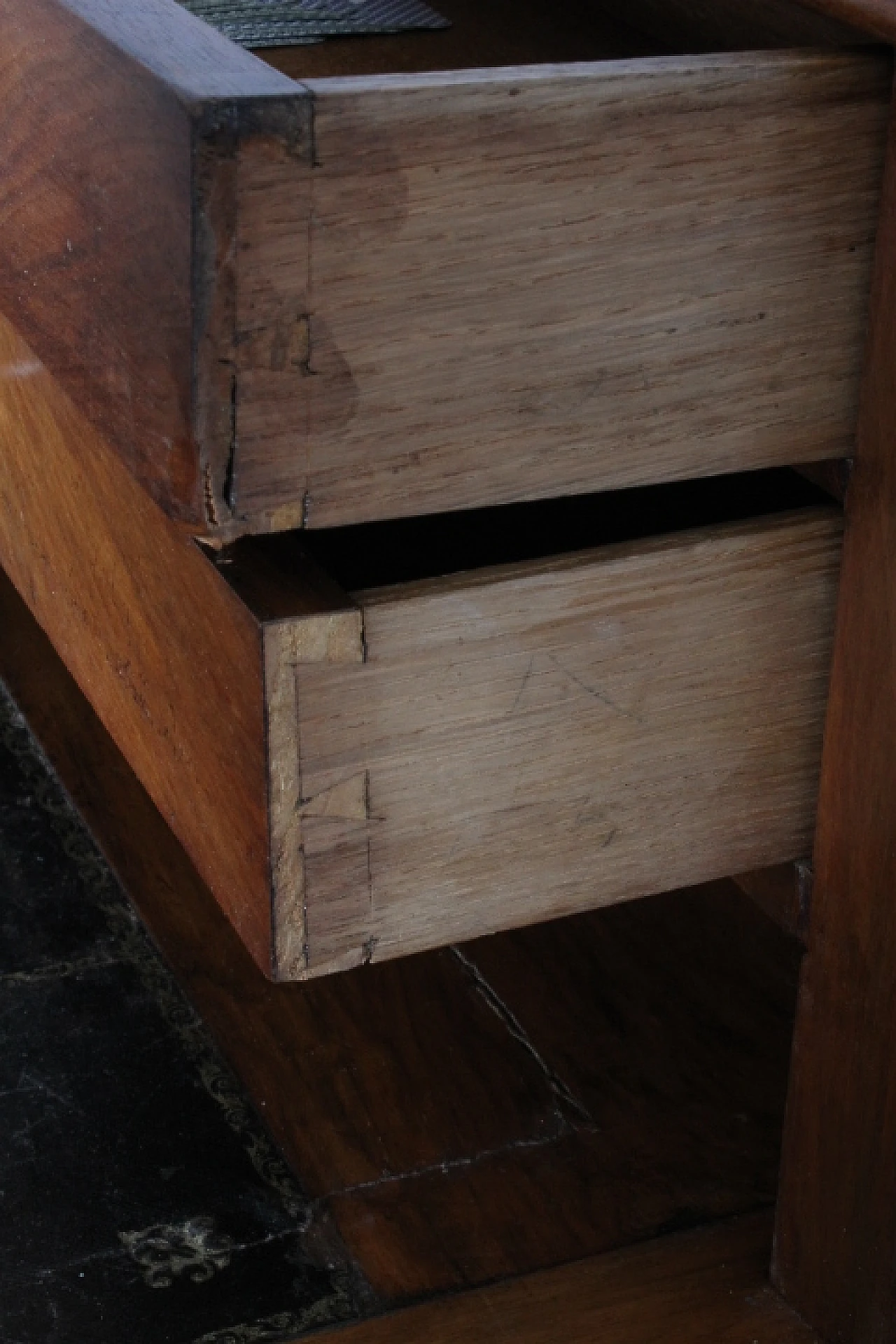 Louis Philippe desk in walnut and briar with drawers, mid 19th century 3