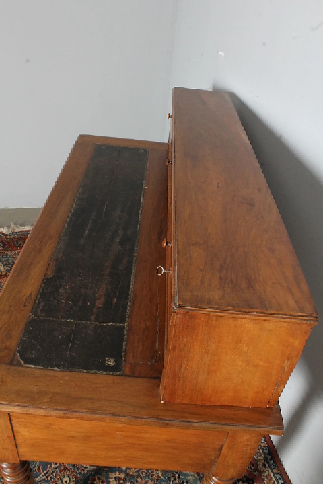 Louis Philippe desk in walnut and briar with drawers, mid 19th century 7