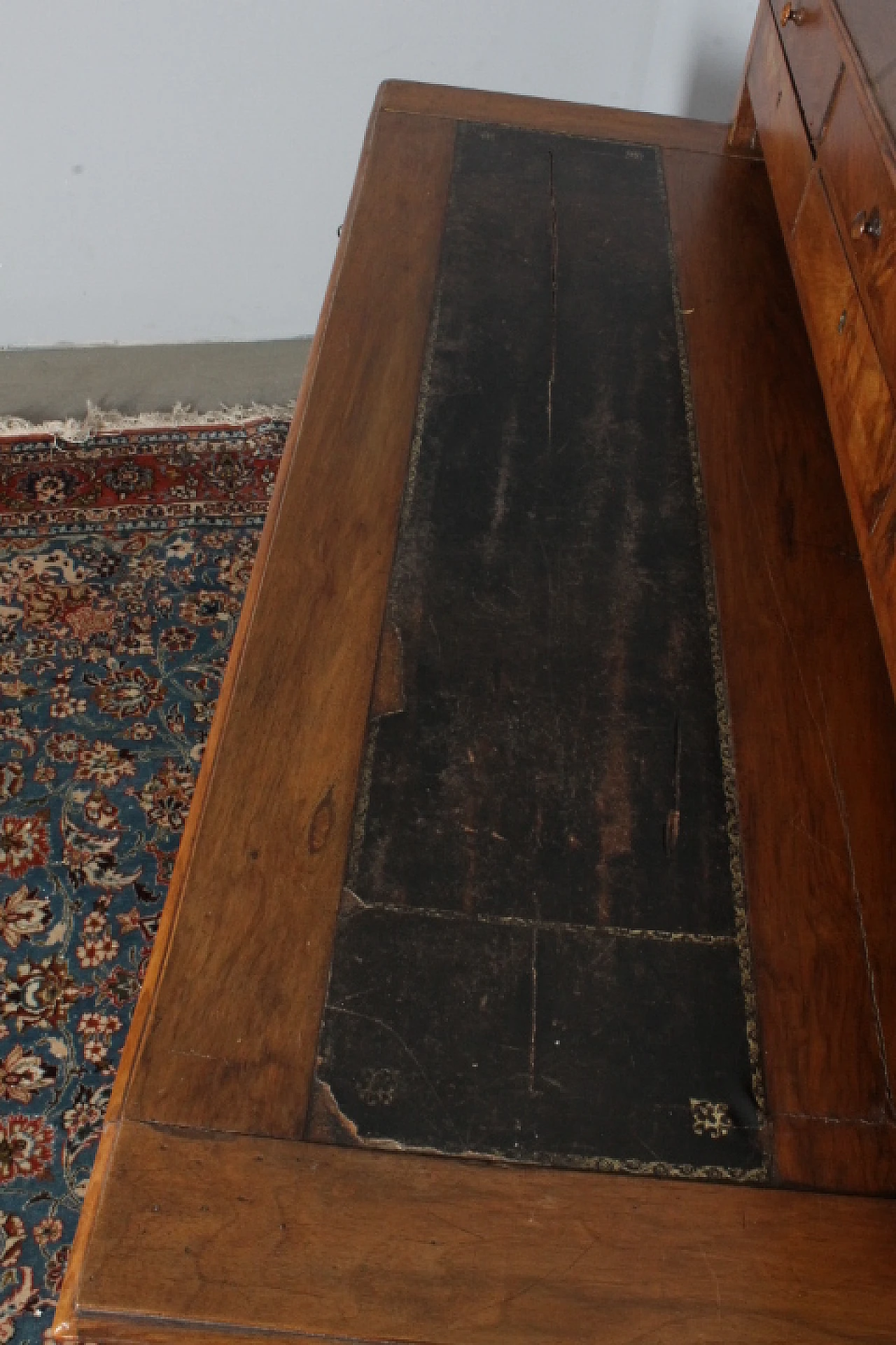 Louis Philippe desk in walnut and briar with drawers, mid 19th century 8