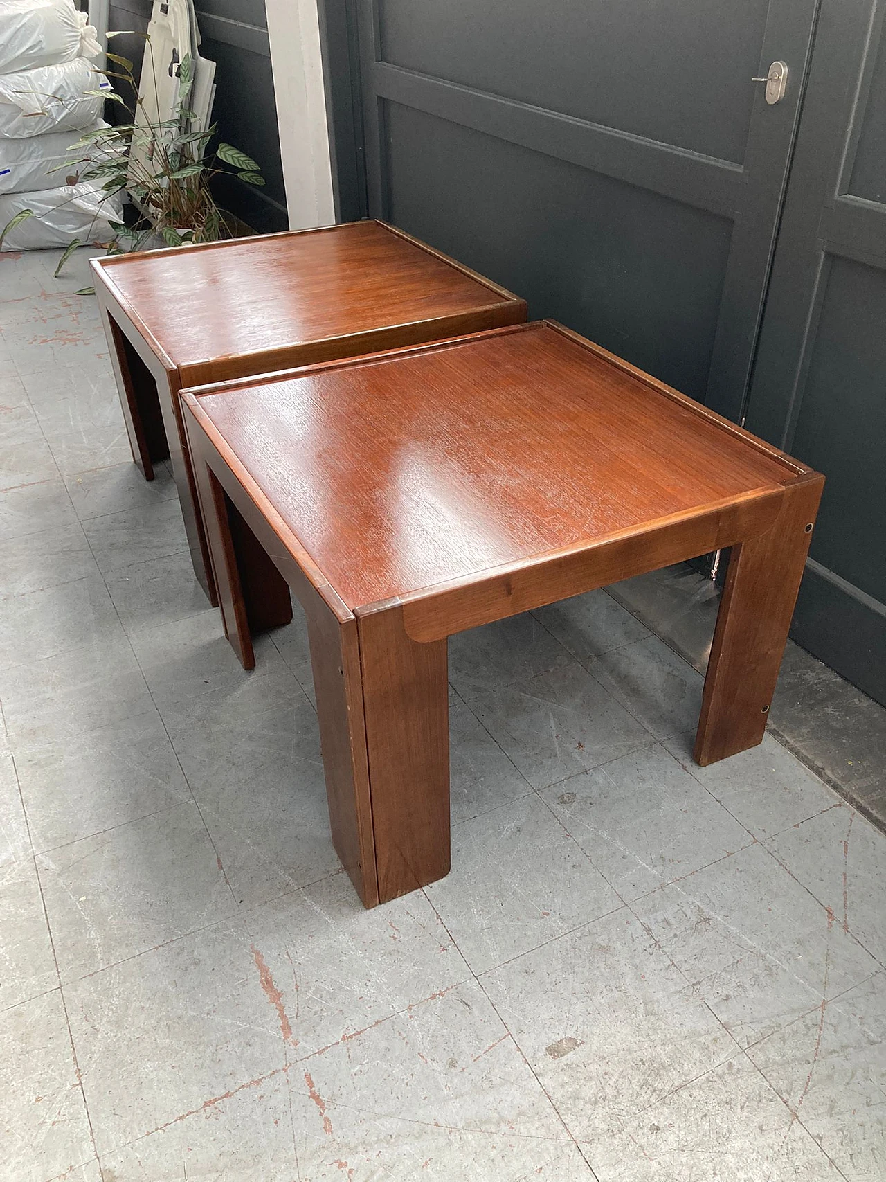 Pair of walnut tables by Tobia Scarpa for Cassina, 1960s 6