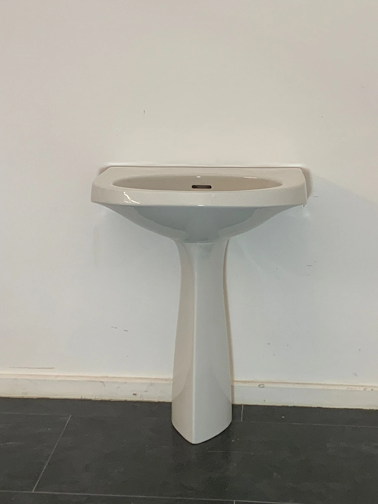 Gio Ponti washbasin with pedestal for Ideal Standard, 1960s 1