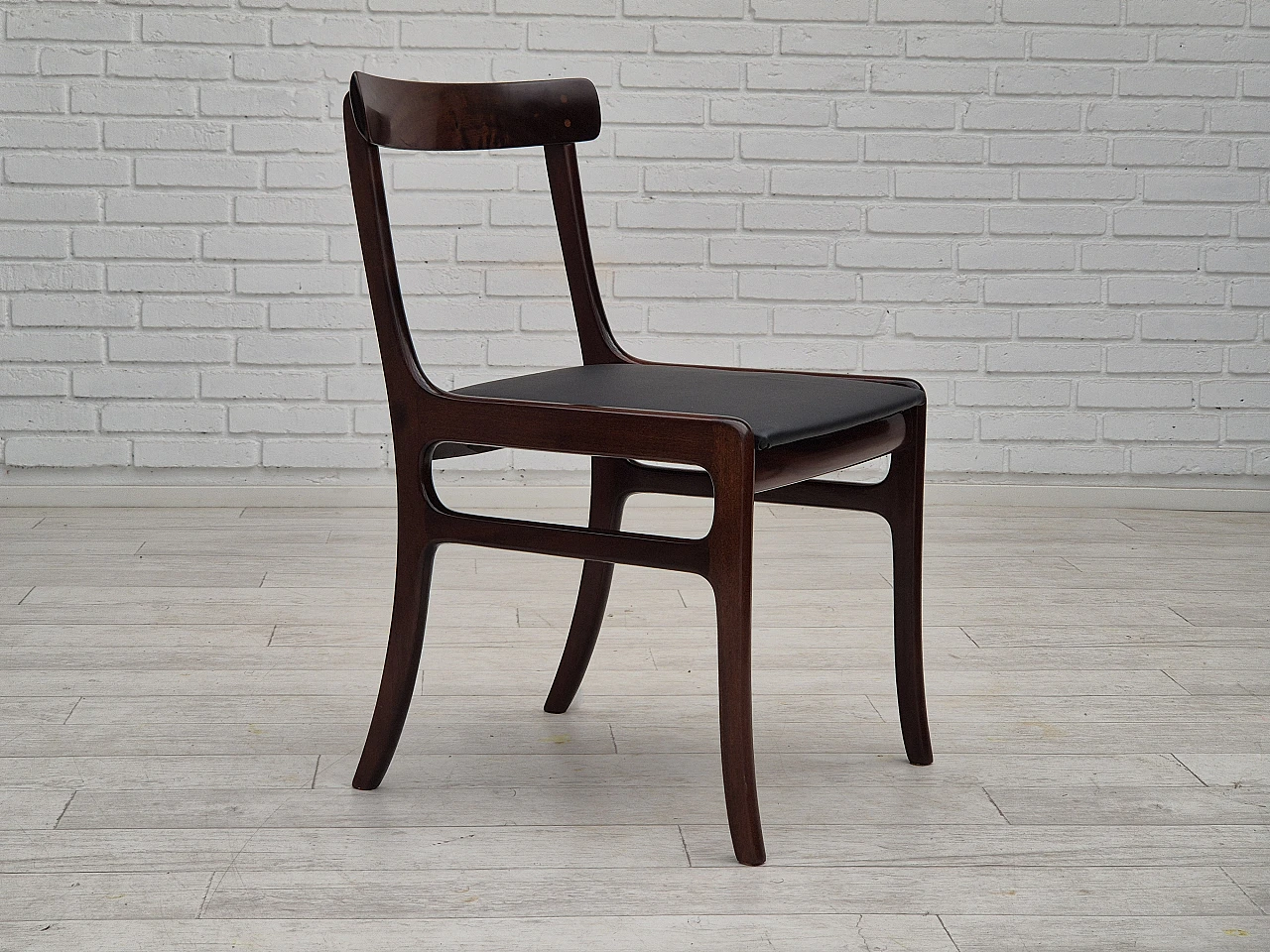 4 Mahogany dining chairs by Ole Wanscher, 1960s 5