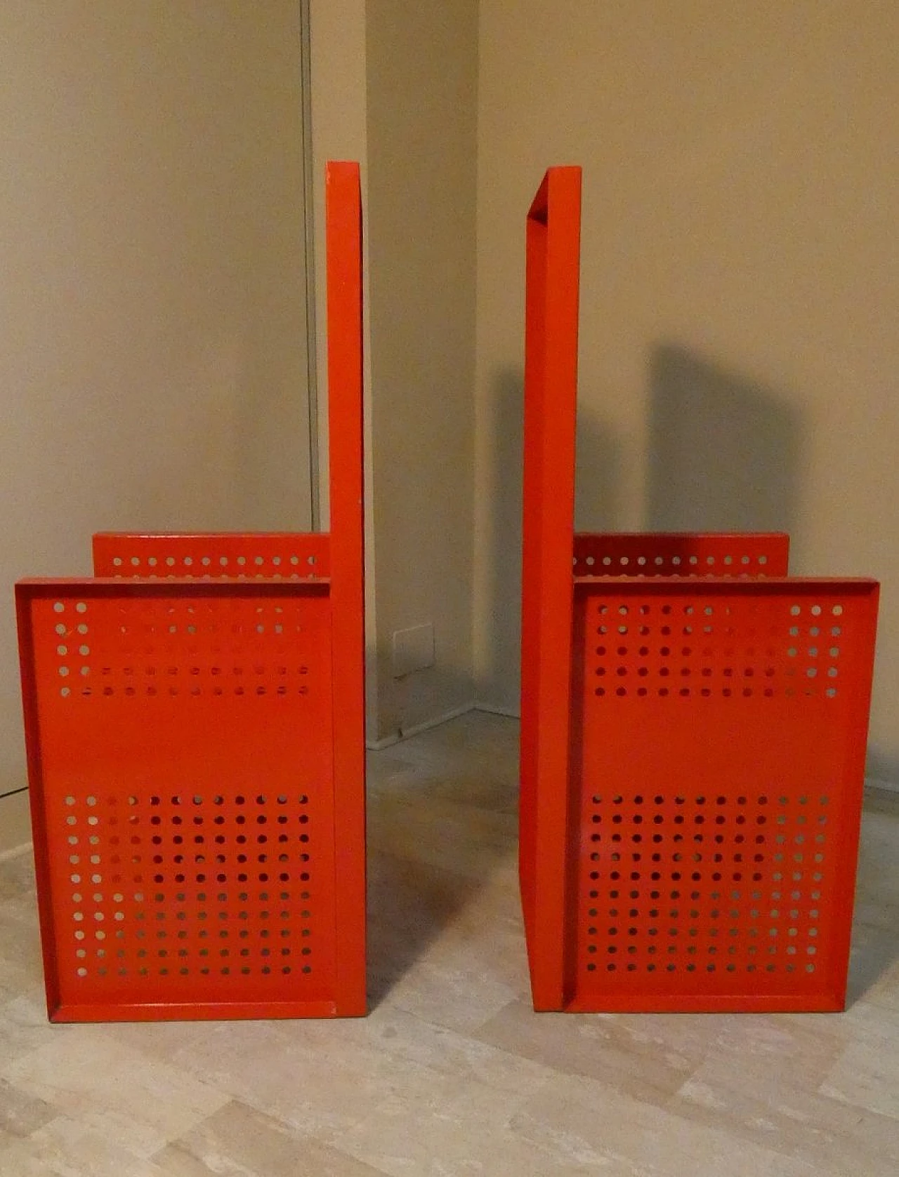 Pair of futuristic iron chairs by Urano Palma, 1970s 3