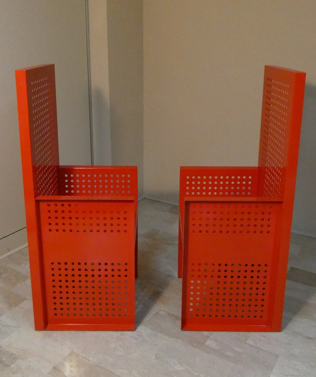 Pair of futuristic iron chairs by Urano Palma, 1970s 6