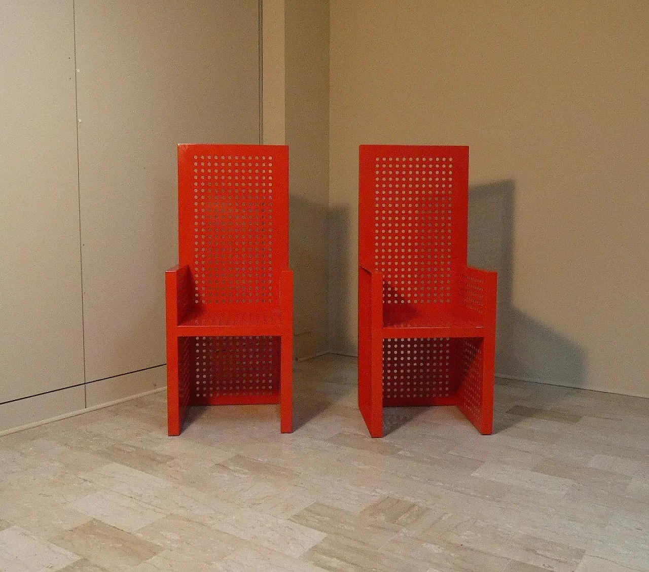 Pair of futuristic iron chairs by Urano Palma, 1970s 11