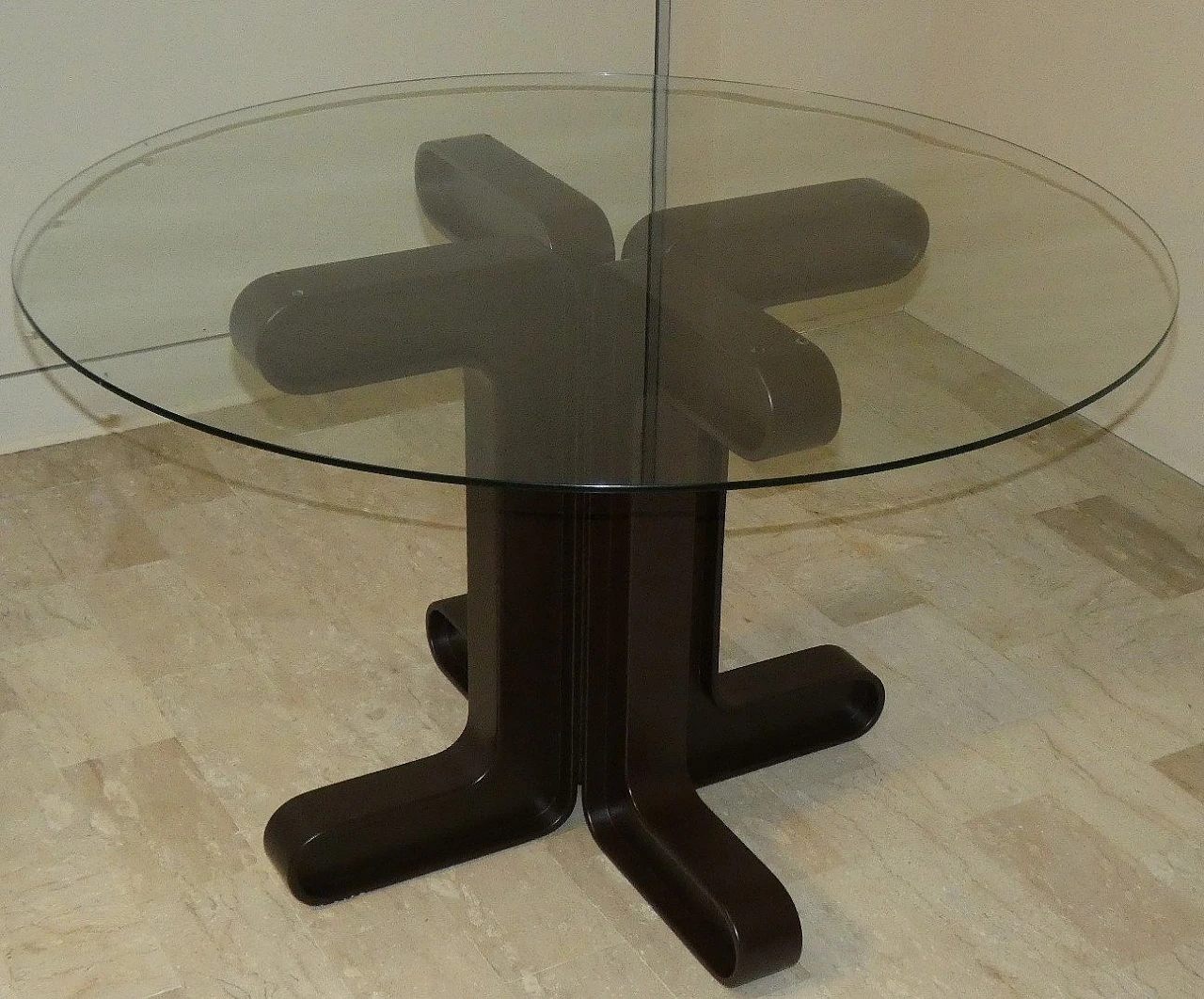 Round table with polycarbonate base and glass top, 1970s 1