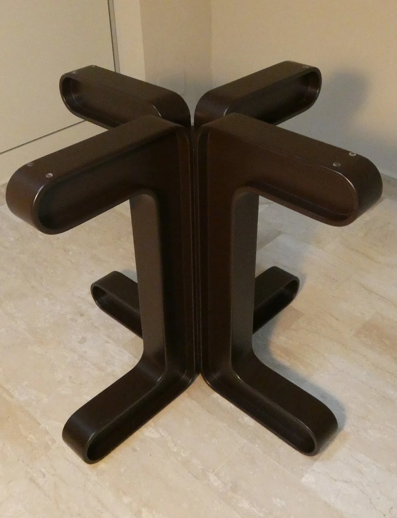 Round table with polycarbonate base and glass top, 1970s 4