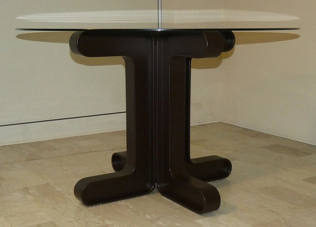 Round table with polycarbonate base and glass top, 1970s 8